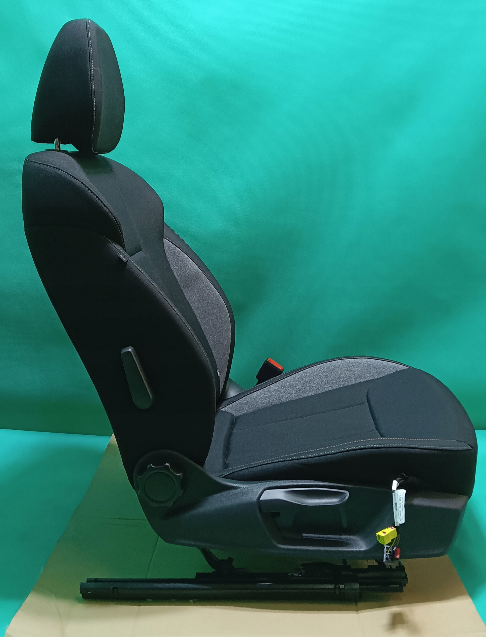 кресло пассажира SKODA SCALA 2024 год