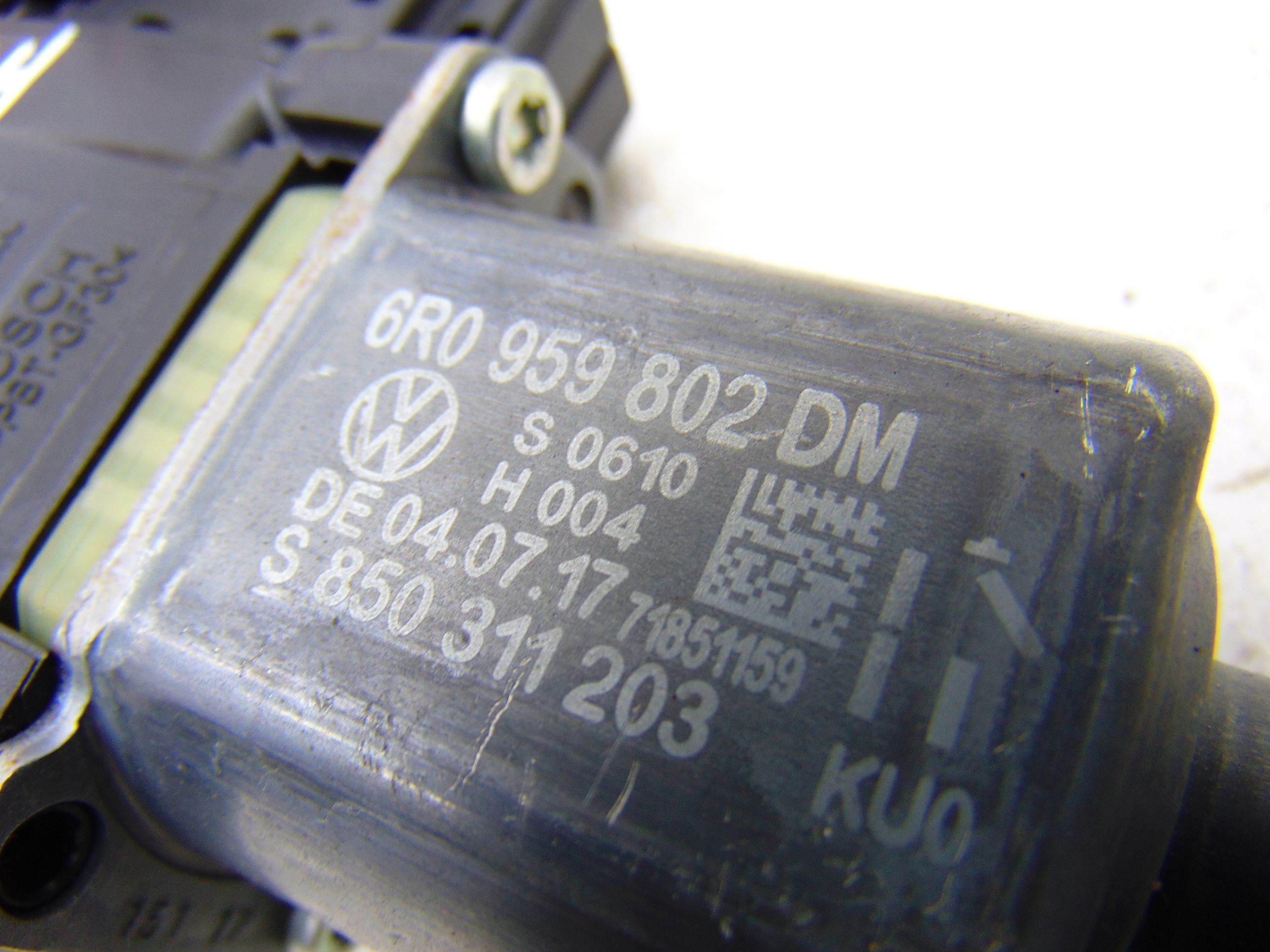 SILNICZEK SZYBY PRAWY PRZÓD PRZEDNI VW POLO 6R 6R0959802DM Producent części Volkswagen OE