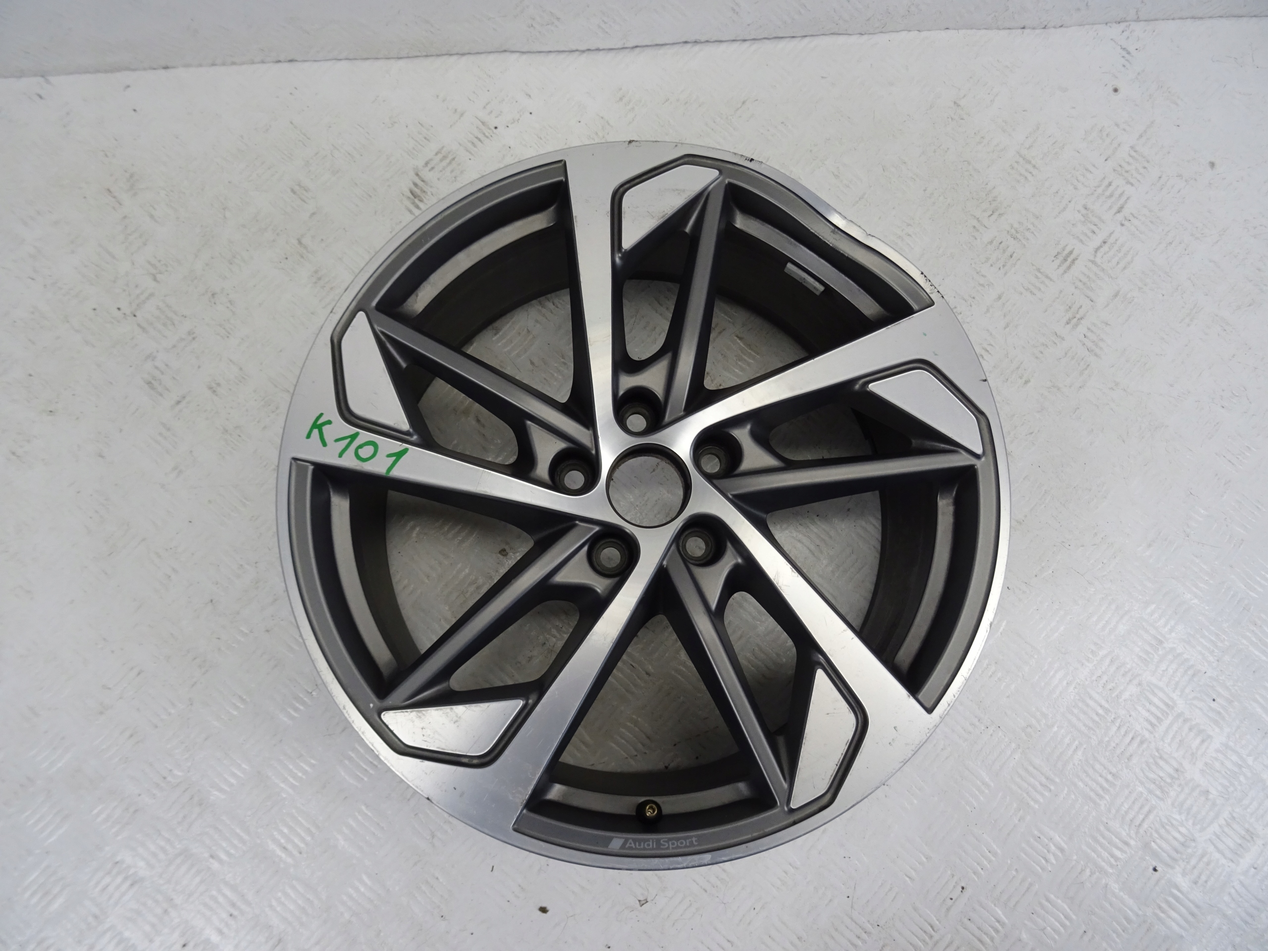 AUDI A3 S3 8Y disk hliníkový 8" 19" 5X112 ET 49