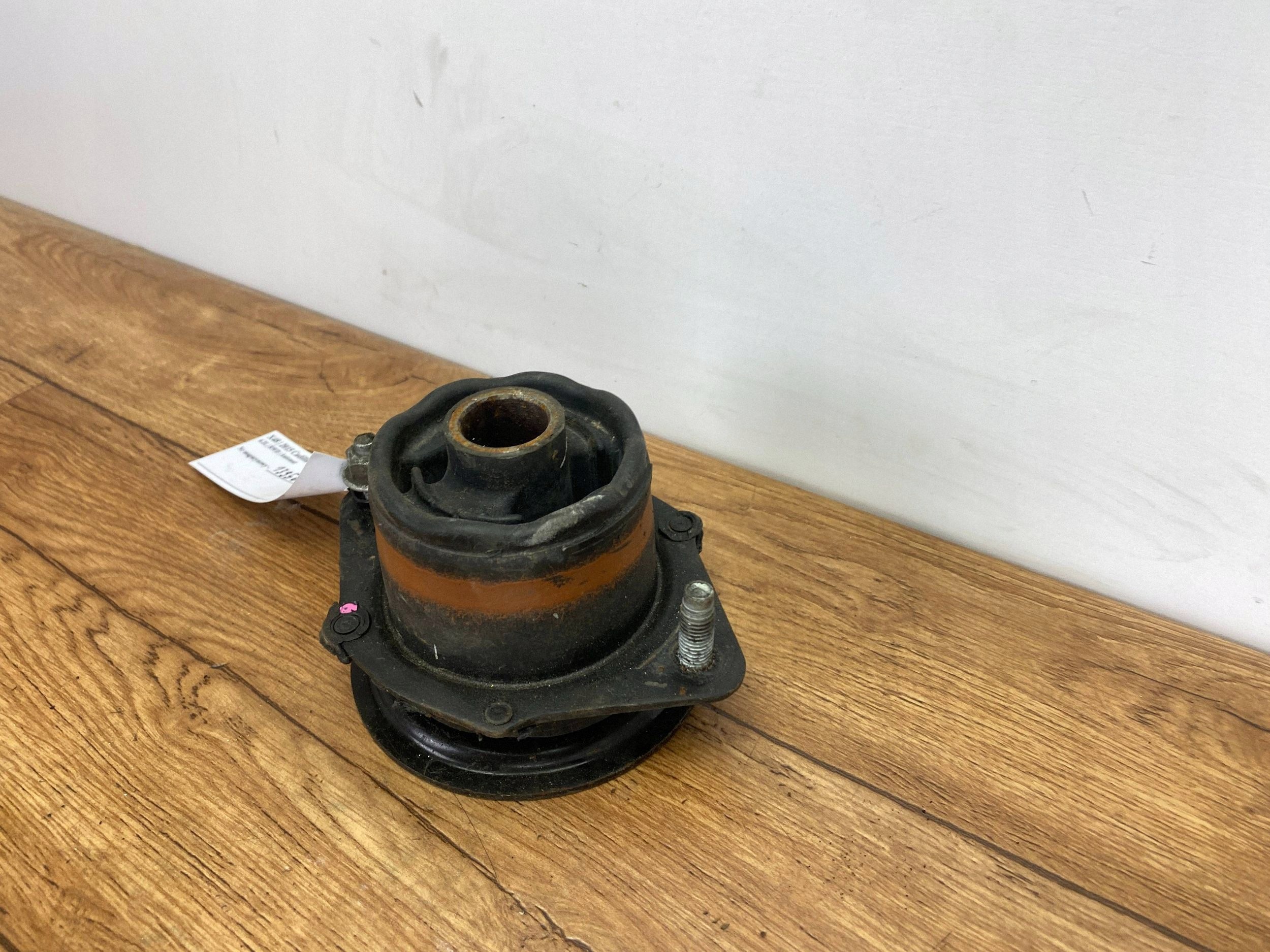 engine mount Cadillac Escalade IV 2015+