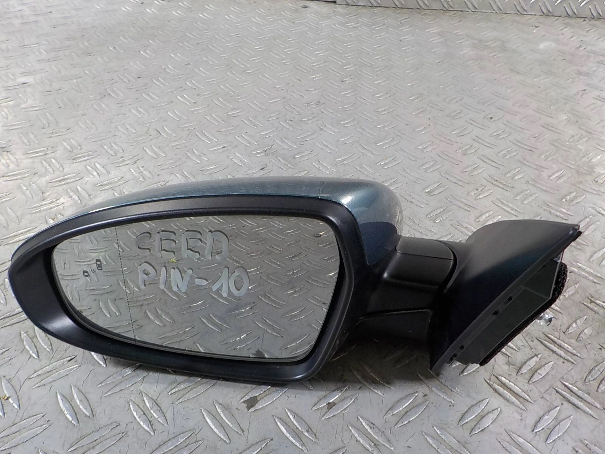 KIA Ceed III 18- LUSTERKO PRZÓD LEWE PIN 10 WK