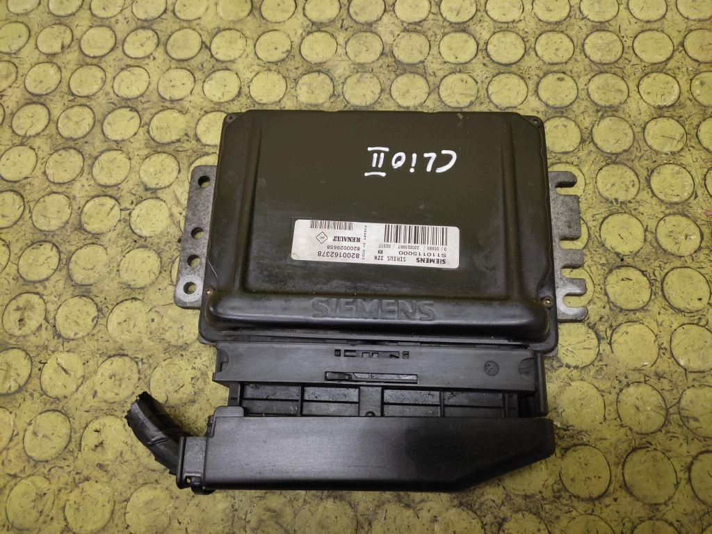 RENAULT CLIO II control unit of the engine 8200162378