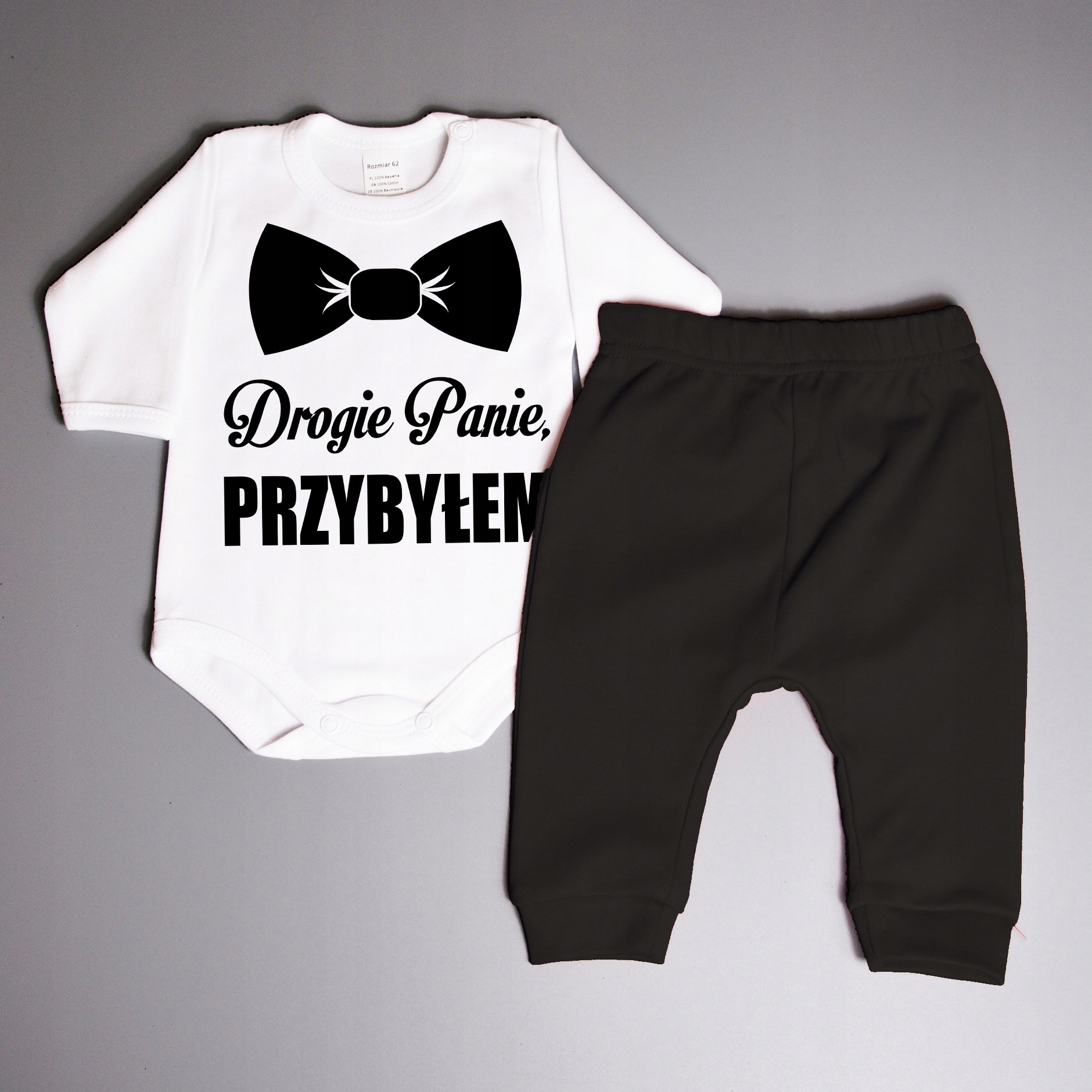 Drogie Panie, PRZYBYŁEM - komplet - 68 dł Wiek dziecka 3 m +