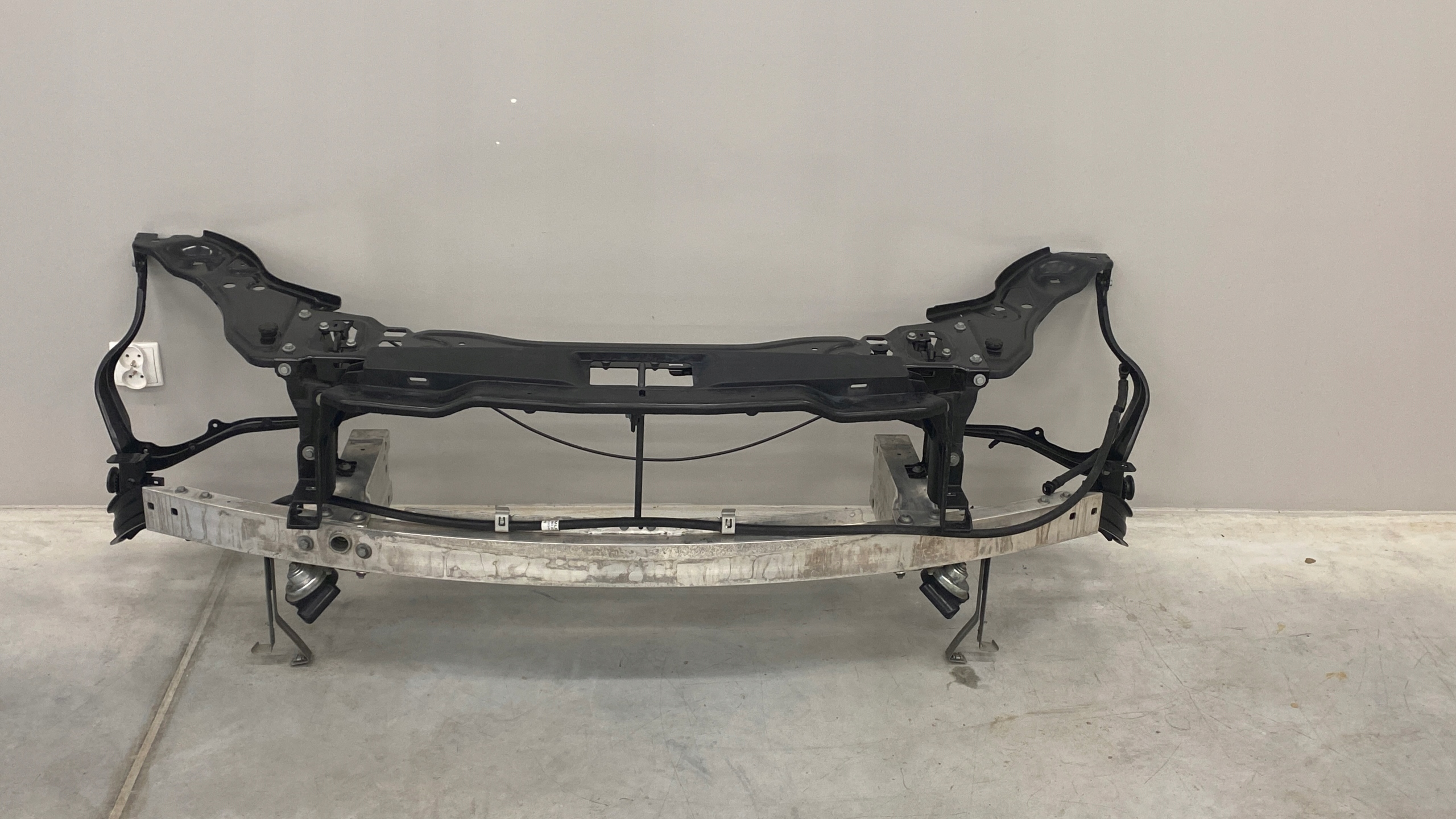 ПЕРЕДНЯ ПАНЕЛЬ РАДІАТОРИ ПОСИЛЕННЯ MERCEDES CLS50cdi W218