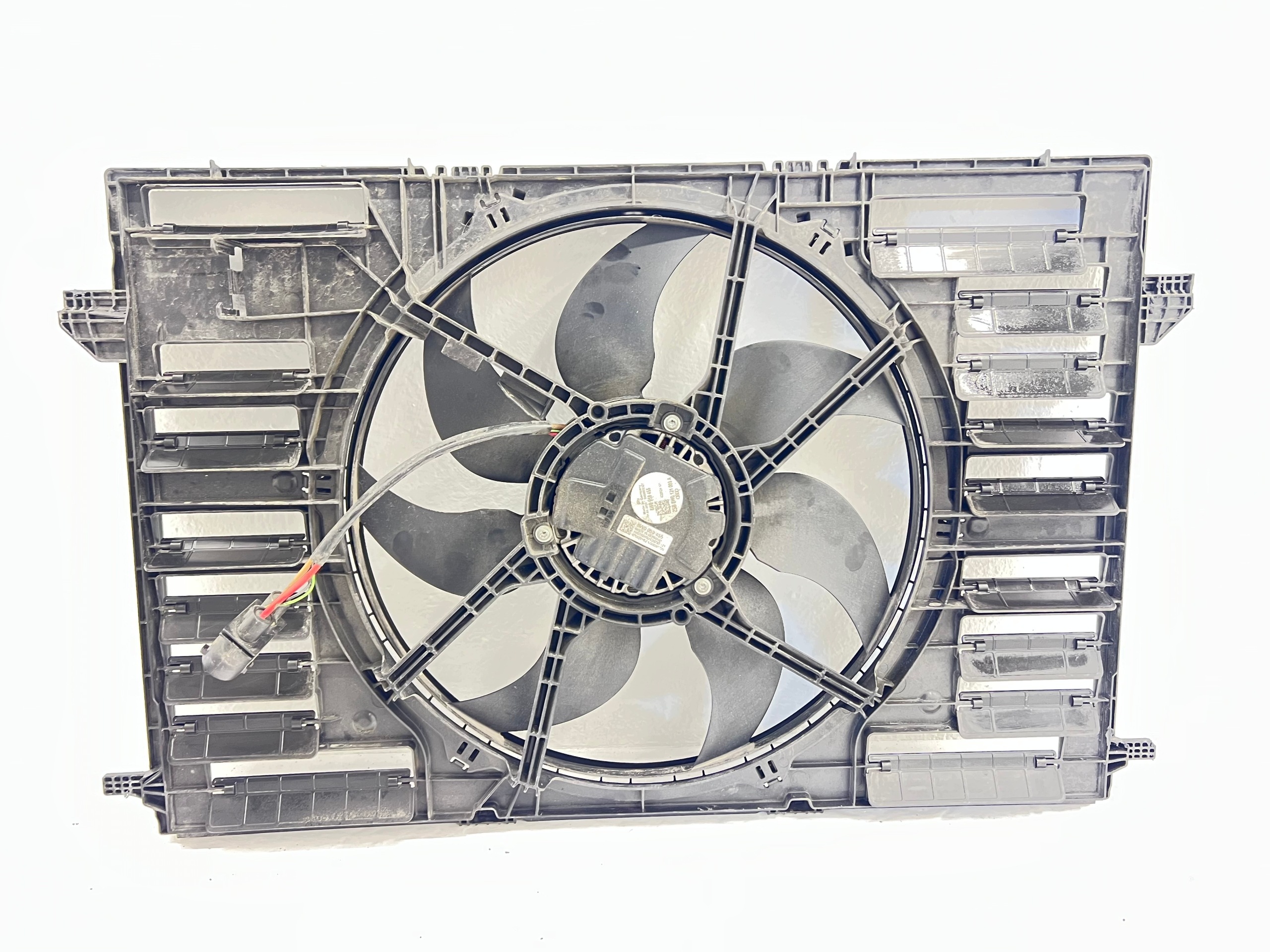 obal ventilátor AUDI A4 B9 2015- 8W0121207 8W0959455 8W0121003A