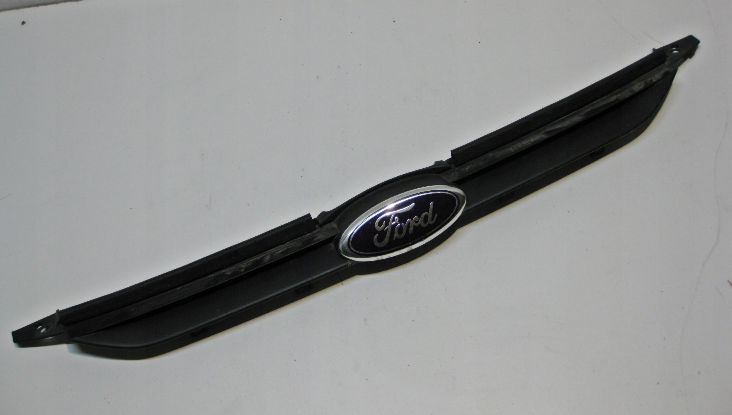 FORD B-MAX 13R 1.0EB grill grille EMBLEMAT bumper front AV11-8200-A