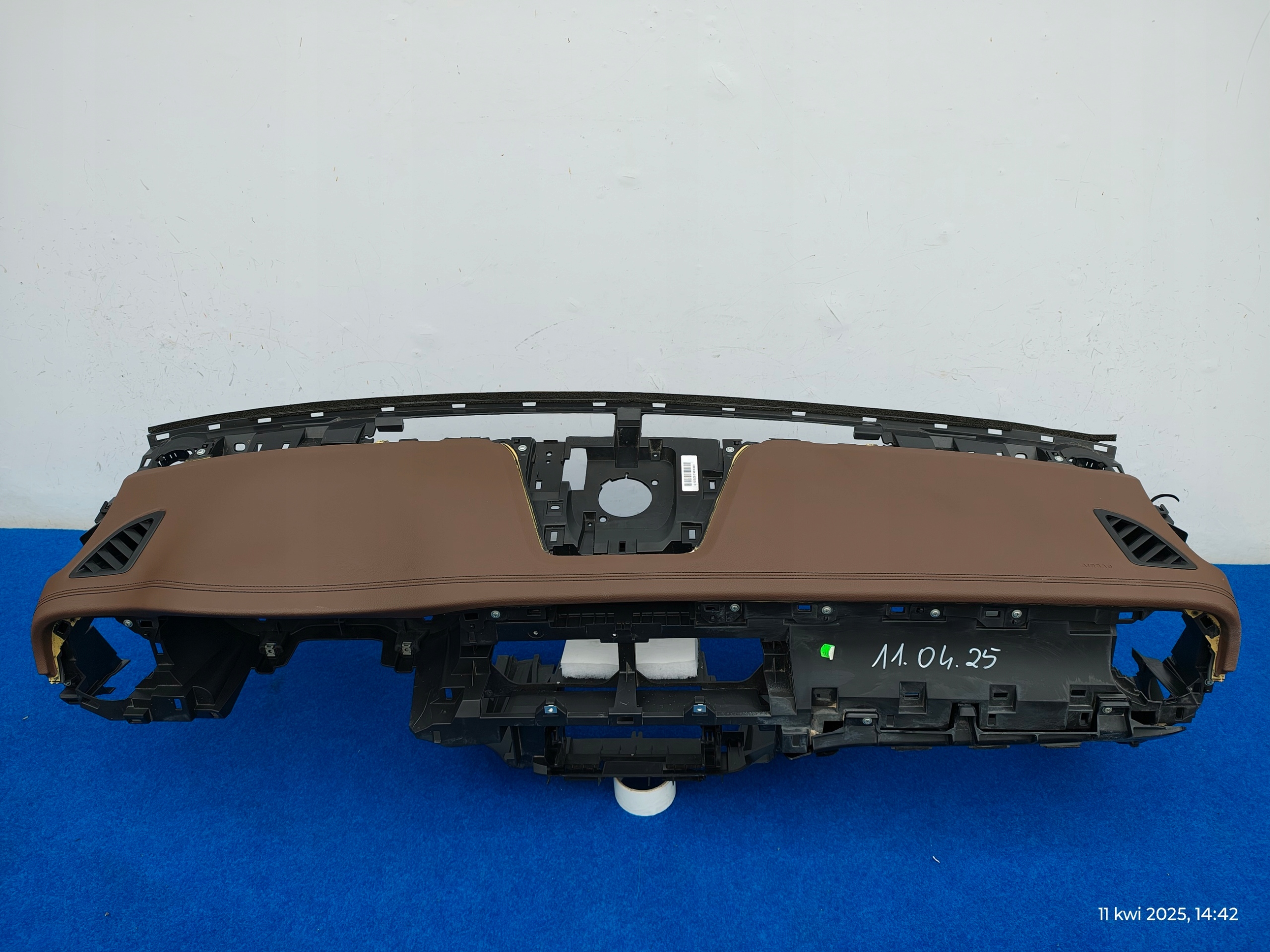 console dashboard instrument panel cockpit leather MERCEDES X-KLASA W470 110425