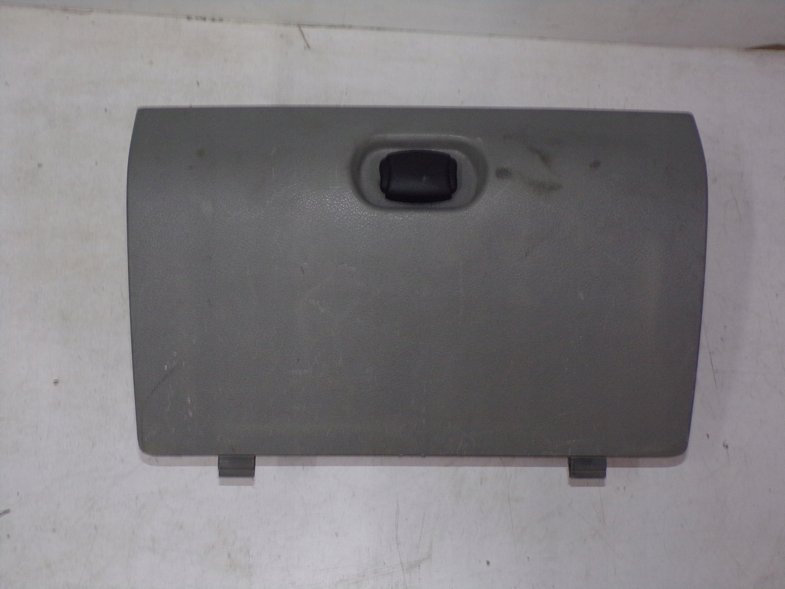 бардачок пассажира renault MASTER II 8200189021