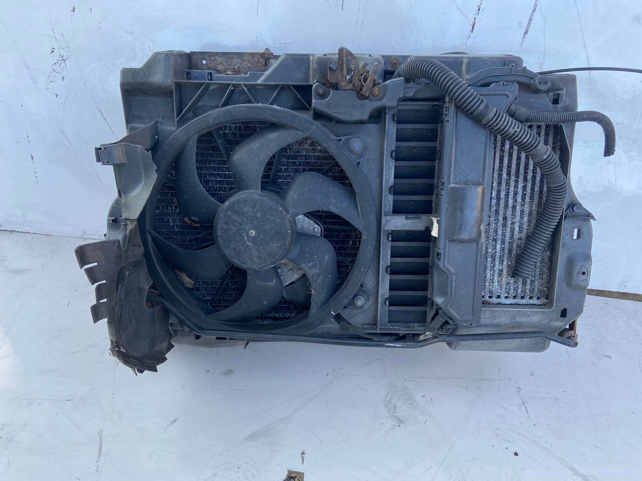 PAS PRZEDNI CHŁODNICA CITROEN C5 III 1.6 2.0 HDI