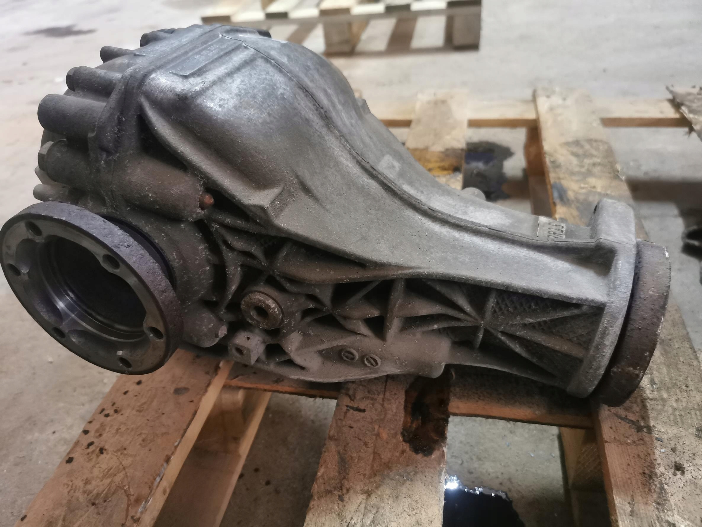 differential diff rear part AUDI A4 B8 3.0 TDI V6 QUATTRO 0AR525083C