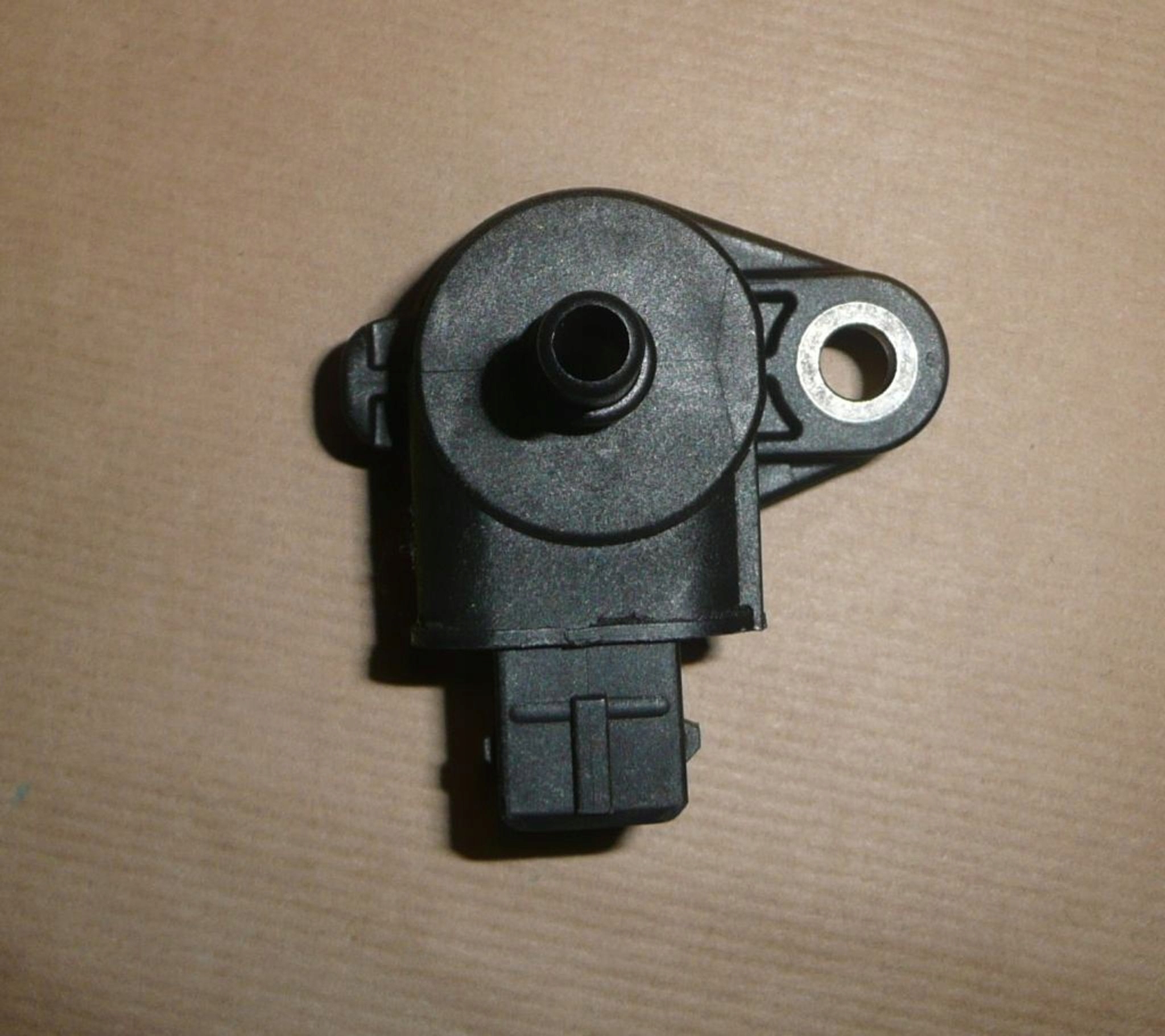 Датчик клапан Топлива 8200608395 renault MEGANE III 1.2TCE оригинал