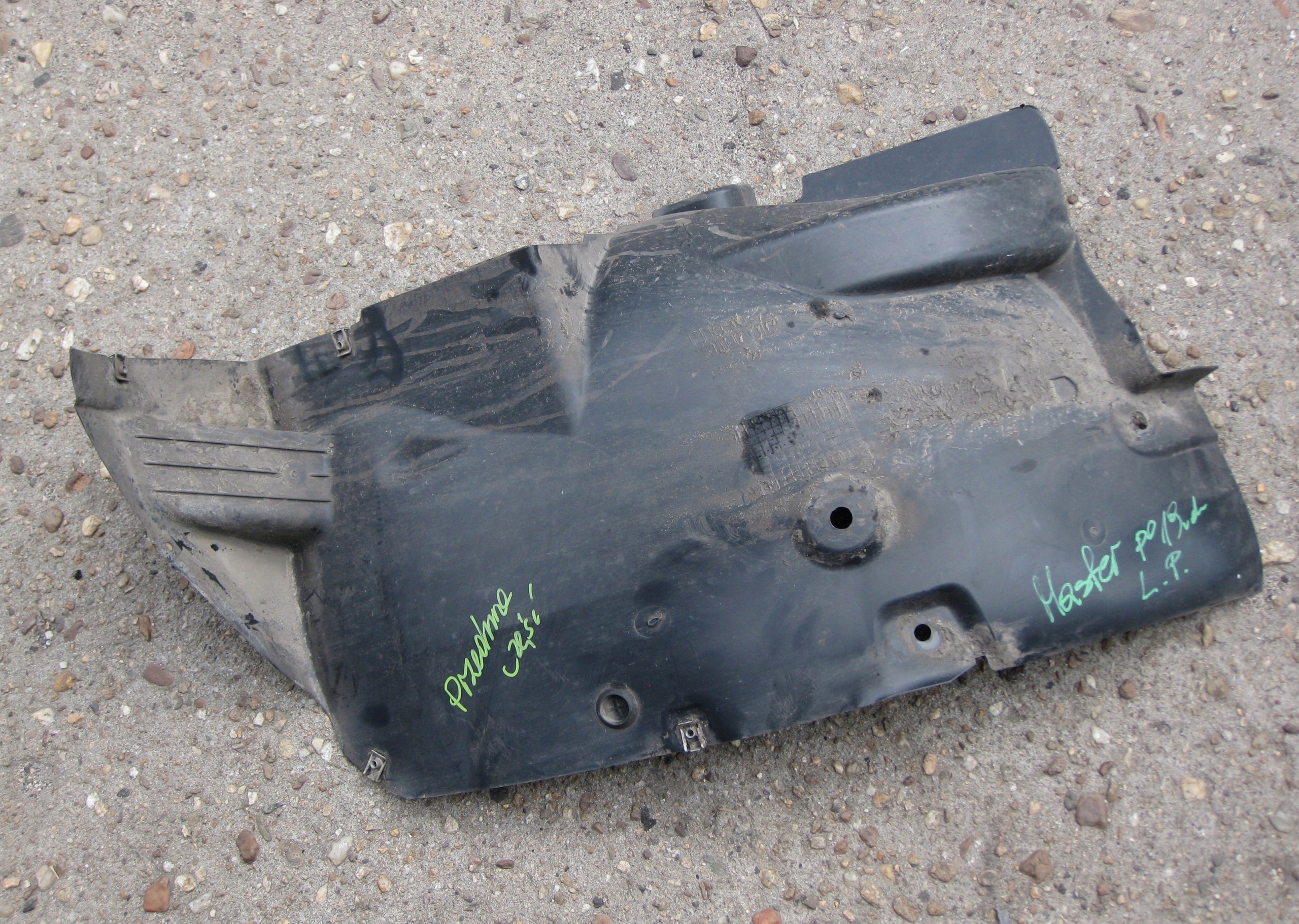 RENAULT MASTER III LIFT mudguard front left 638411709R front part