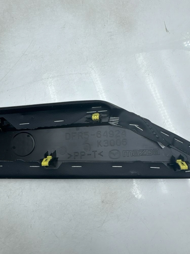 mazda CX-30 2023 левый средняя часть