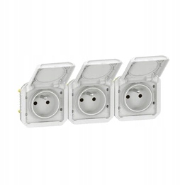 Nové Plexo Horizontální zásuvka, mechanismus 16A 250V~ bílá Legrand 069644L
