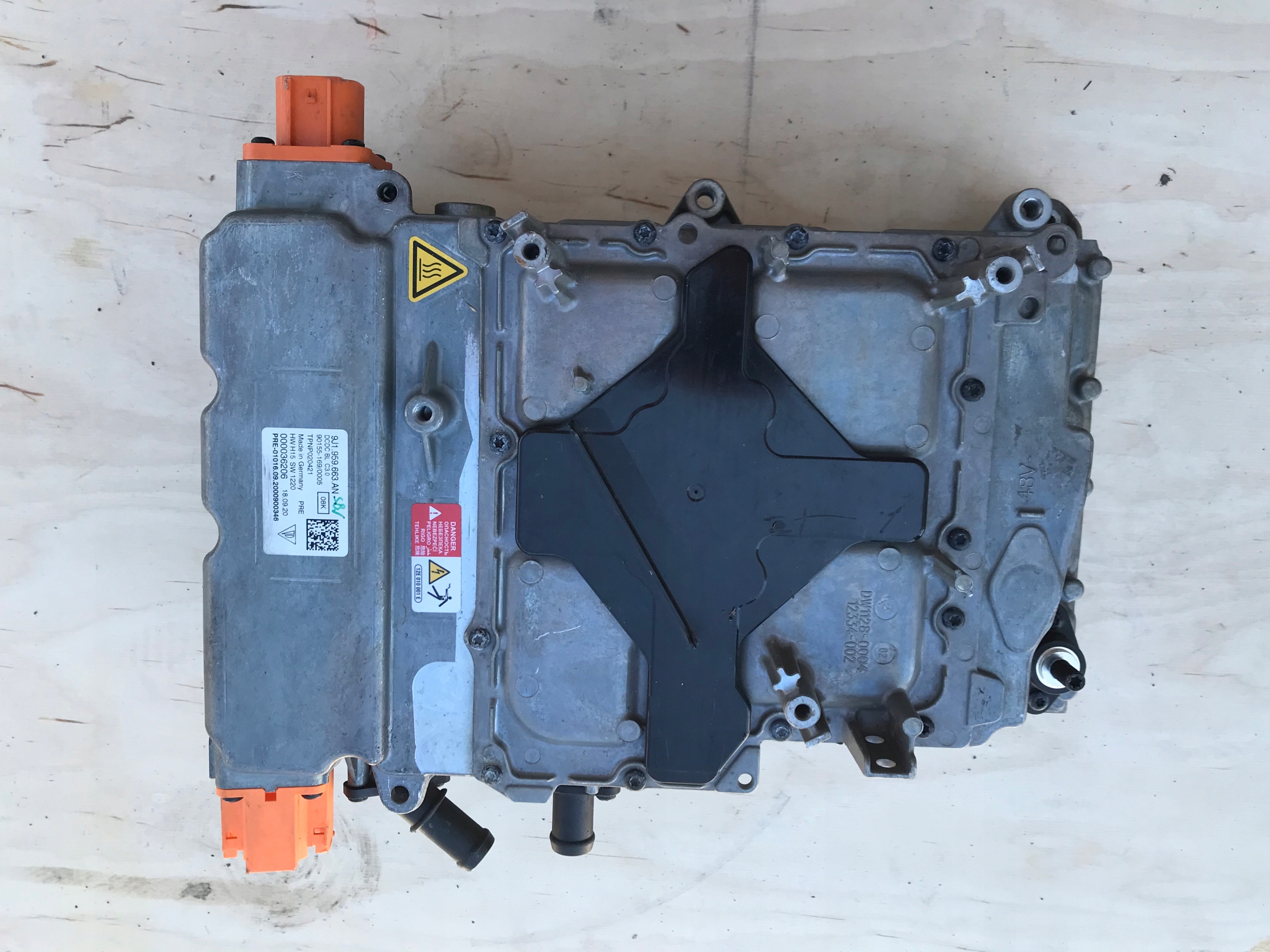 Porsche Taycan moduł 9J1959663AN Producent części Porsche OE