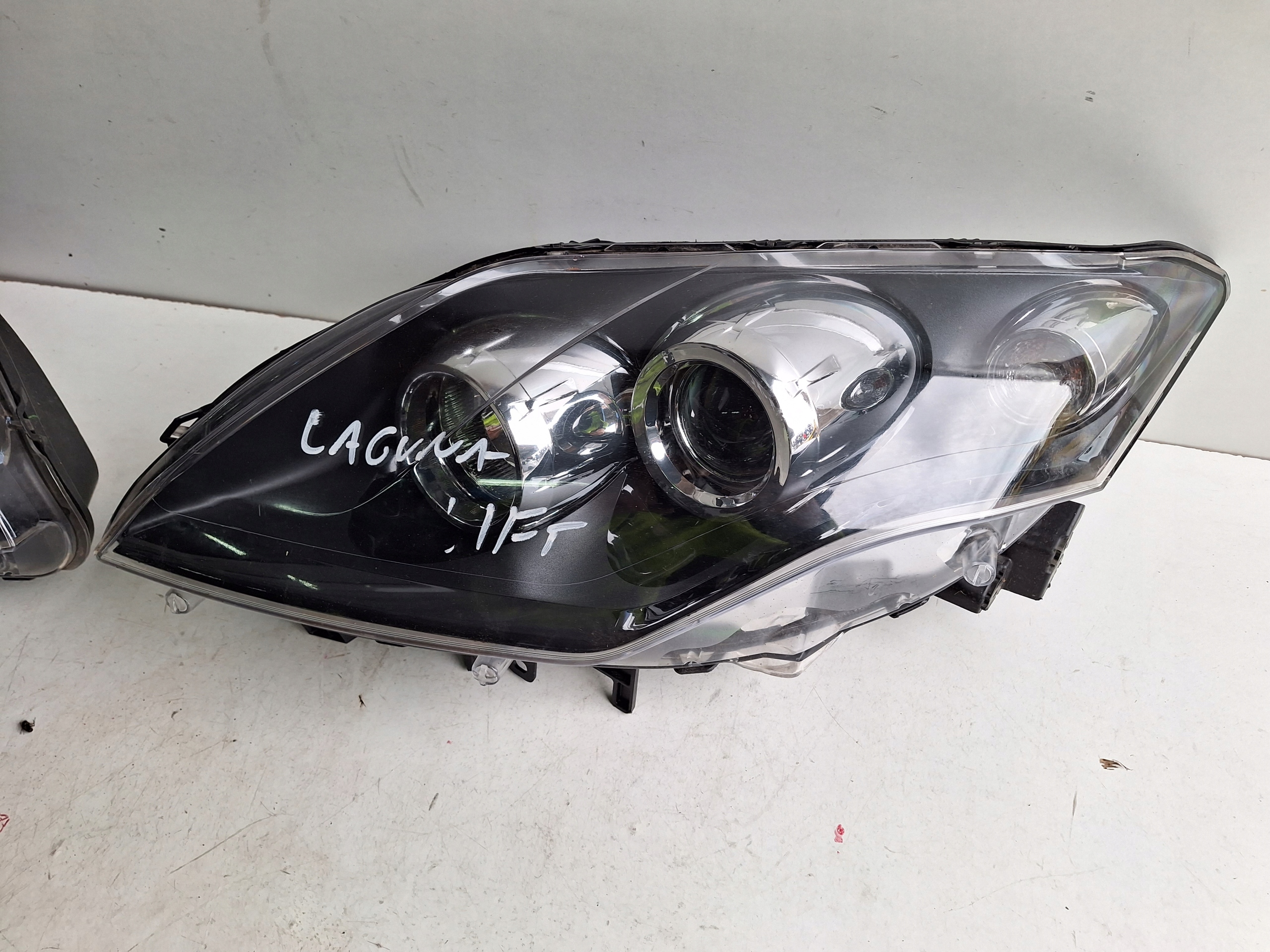 RENAULT LAGUNA III LIFT 11-14 light right DEPO
