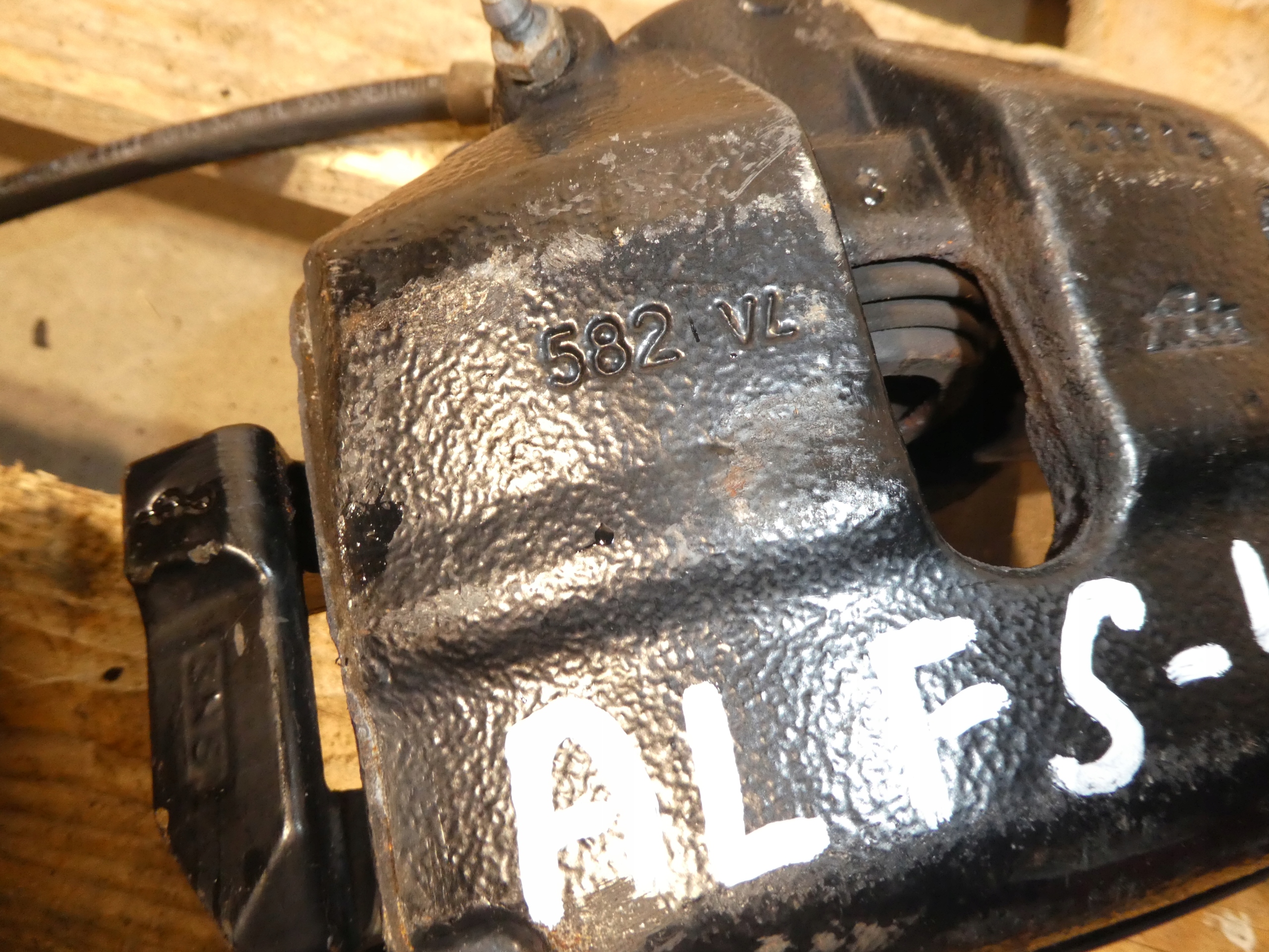 calipers caliper KOMPLET front AUDI A1 S1