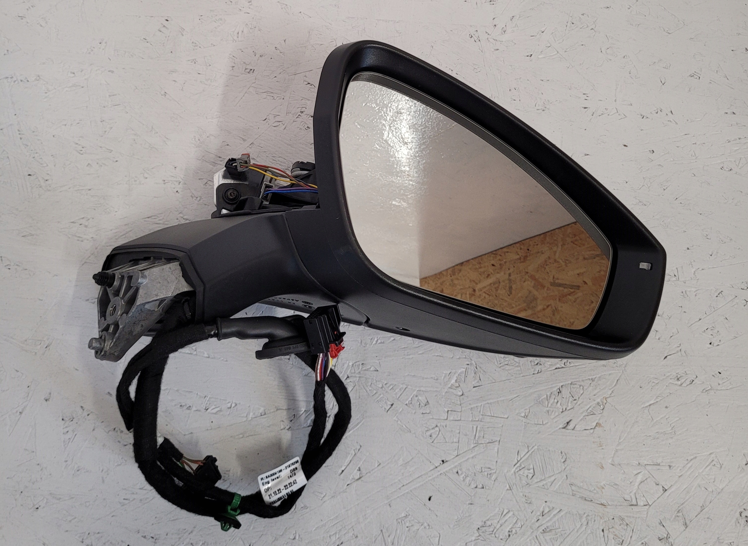 VW ID.4 ID.5 LUSTERKO PRAWE 13 + 6 PIN 2 X KAMERA