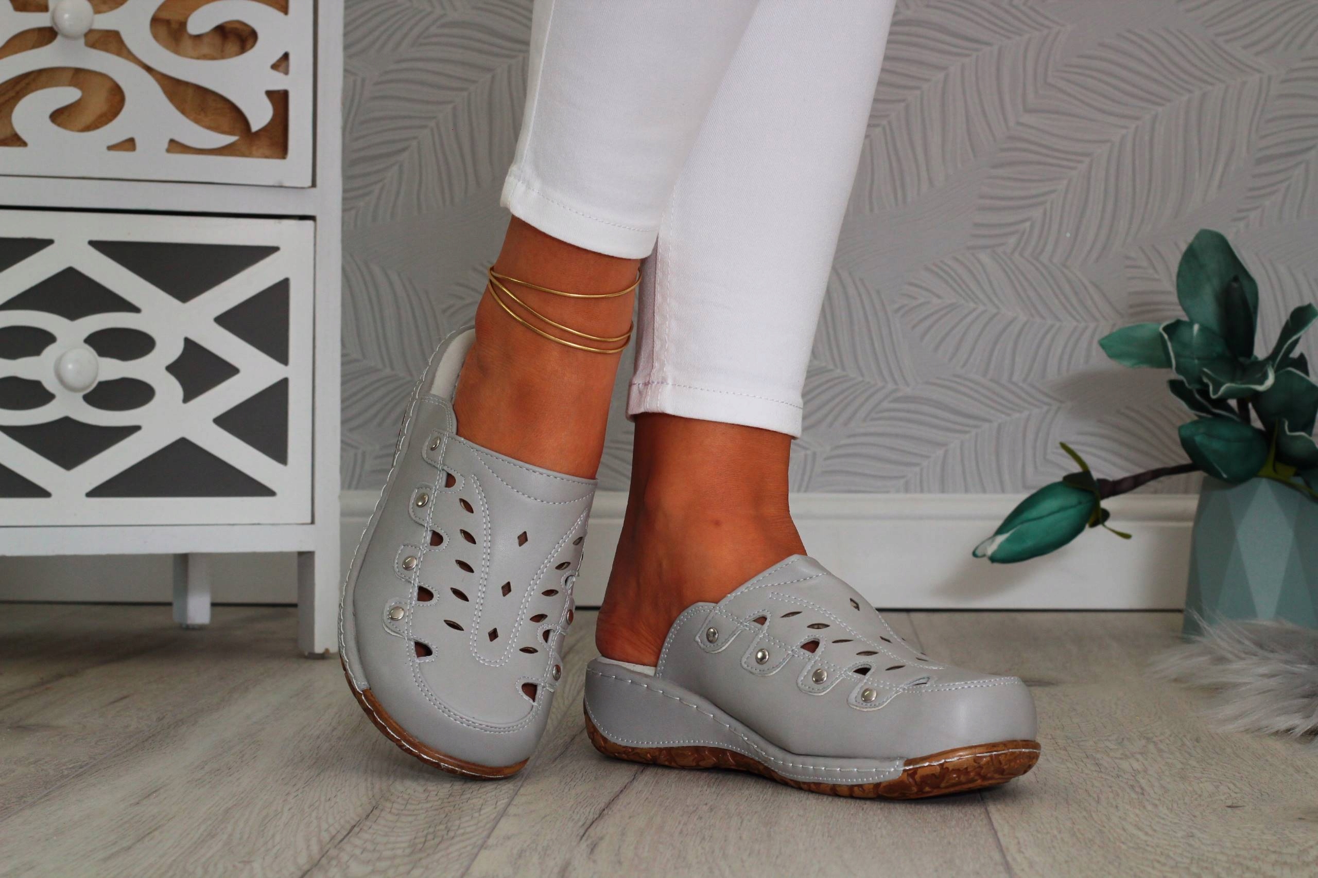 ORTOPEDYCZNE KLAPKI DAMSKIE LEKKIE SZYTE SKÓRA Marka inna