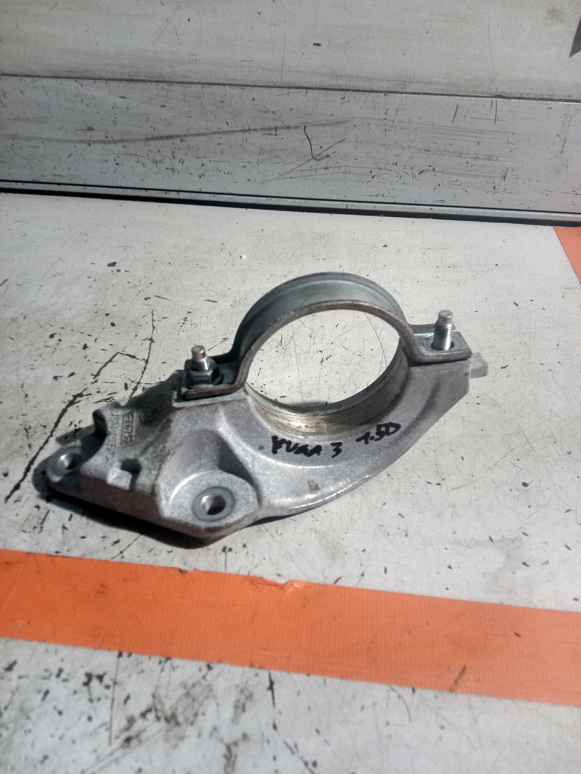 LX67-3K305-CA - FORD KUGA MK3 ОПОРА ПОЛУОСИ 1.5 ECOBOOST