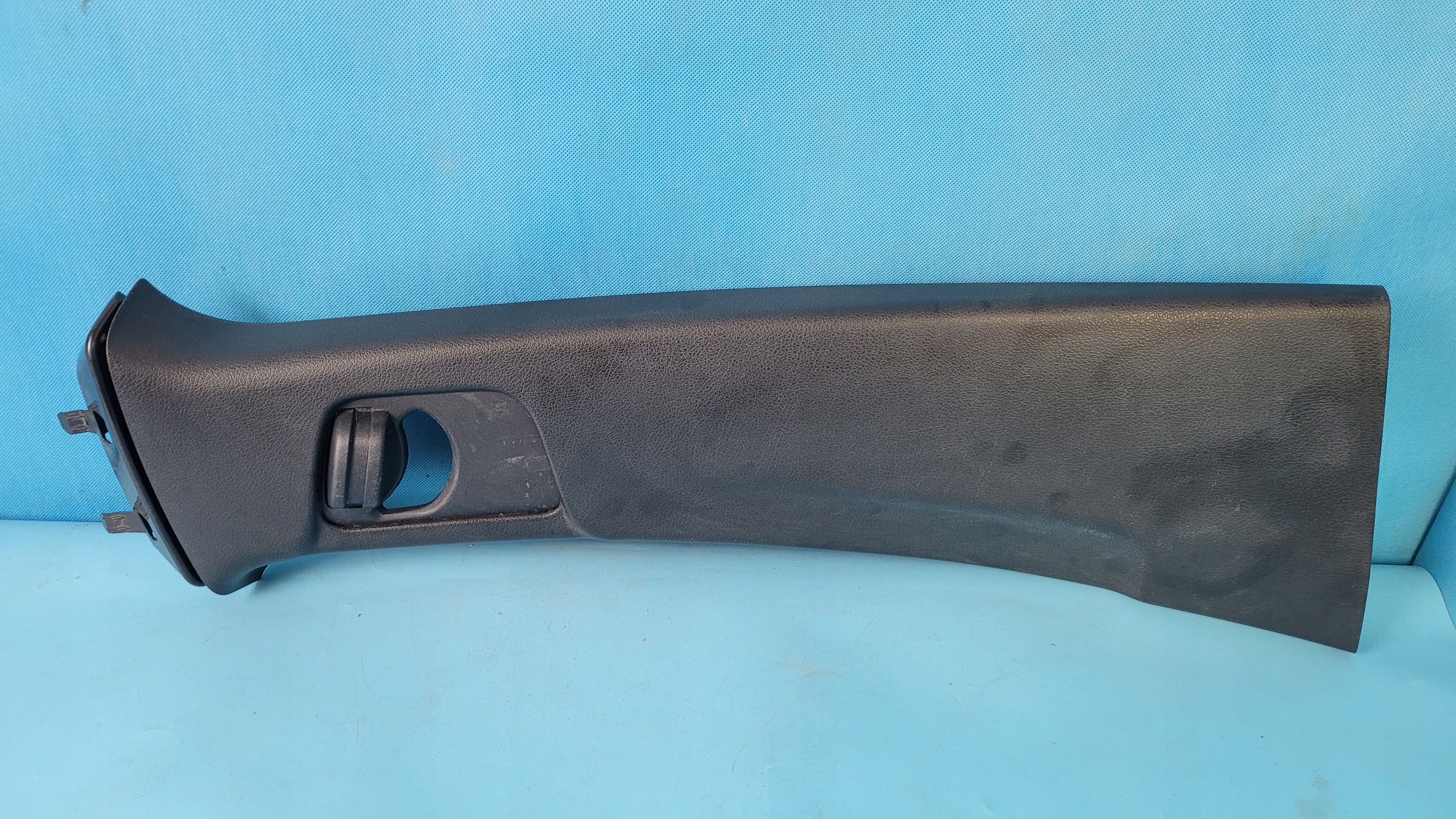 H247 GLA крышка центральной стойки P A2476909801