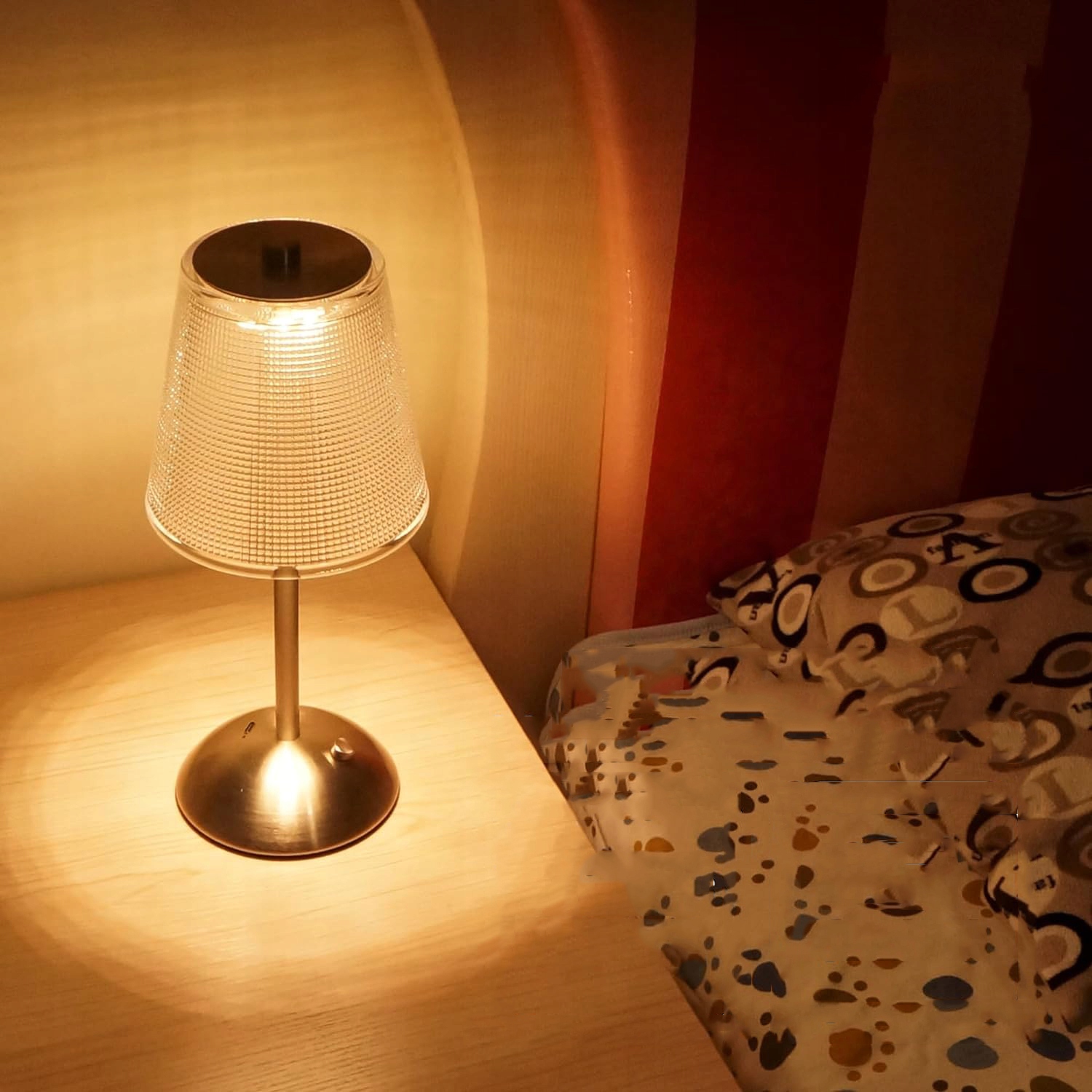 LAMPKA NOCNA LED BEZPRZEWODOWE PRZYCIEMNIANIE 3 KOLORY DOTYKOWA Kolekcja none