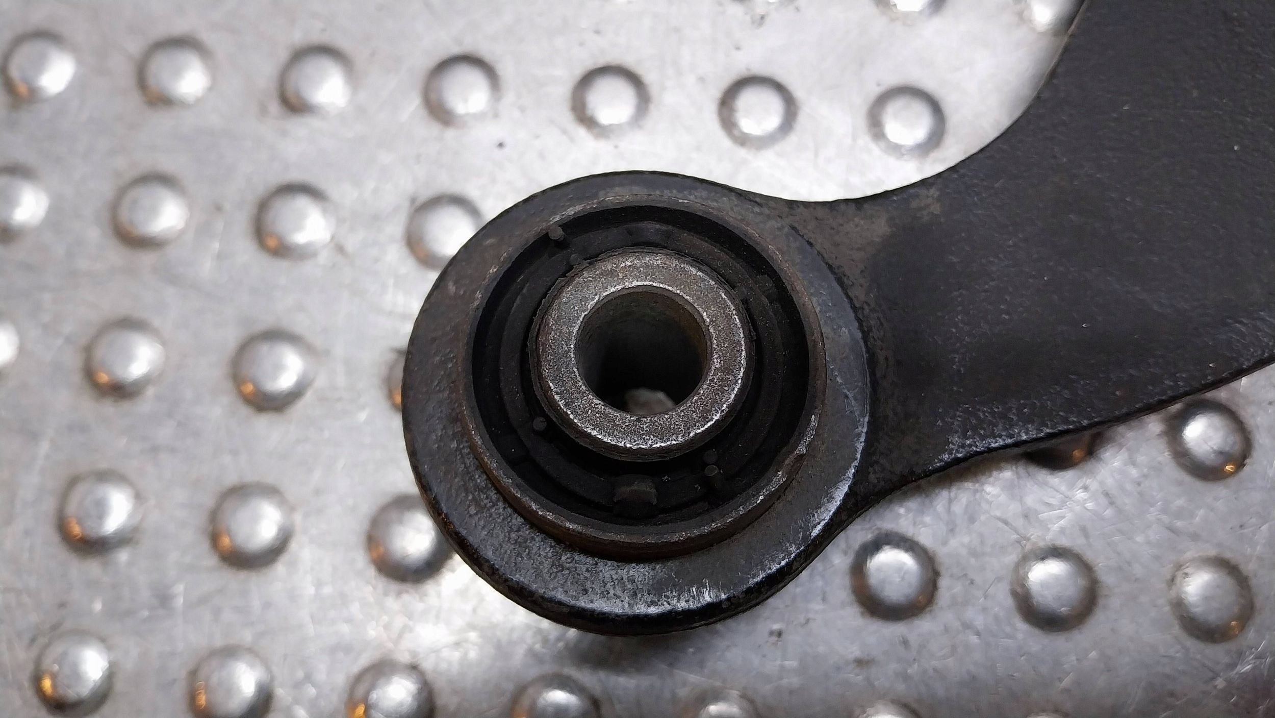 Querlenker links rechts heck 1M51-5500-AA FORD FOCUS MK1 HB MAZDA 3 BK BL 5 CW