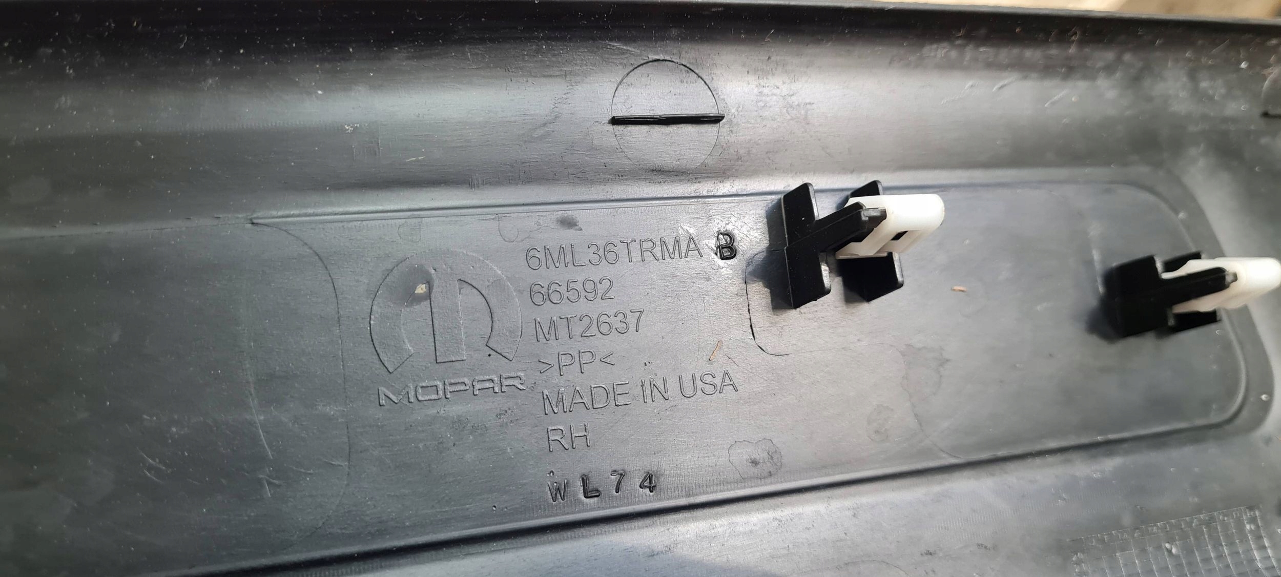 Jeep Grand Cherokee WL 2022 moulding cap threshold right rear part 6ML36TRMAB