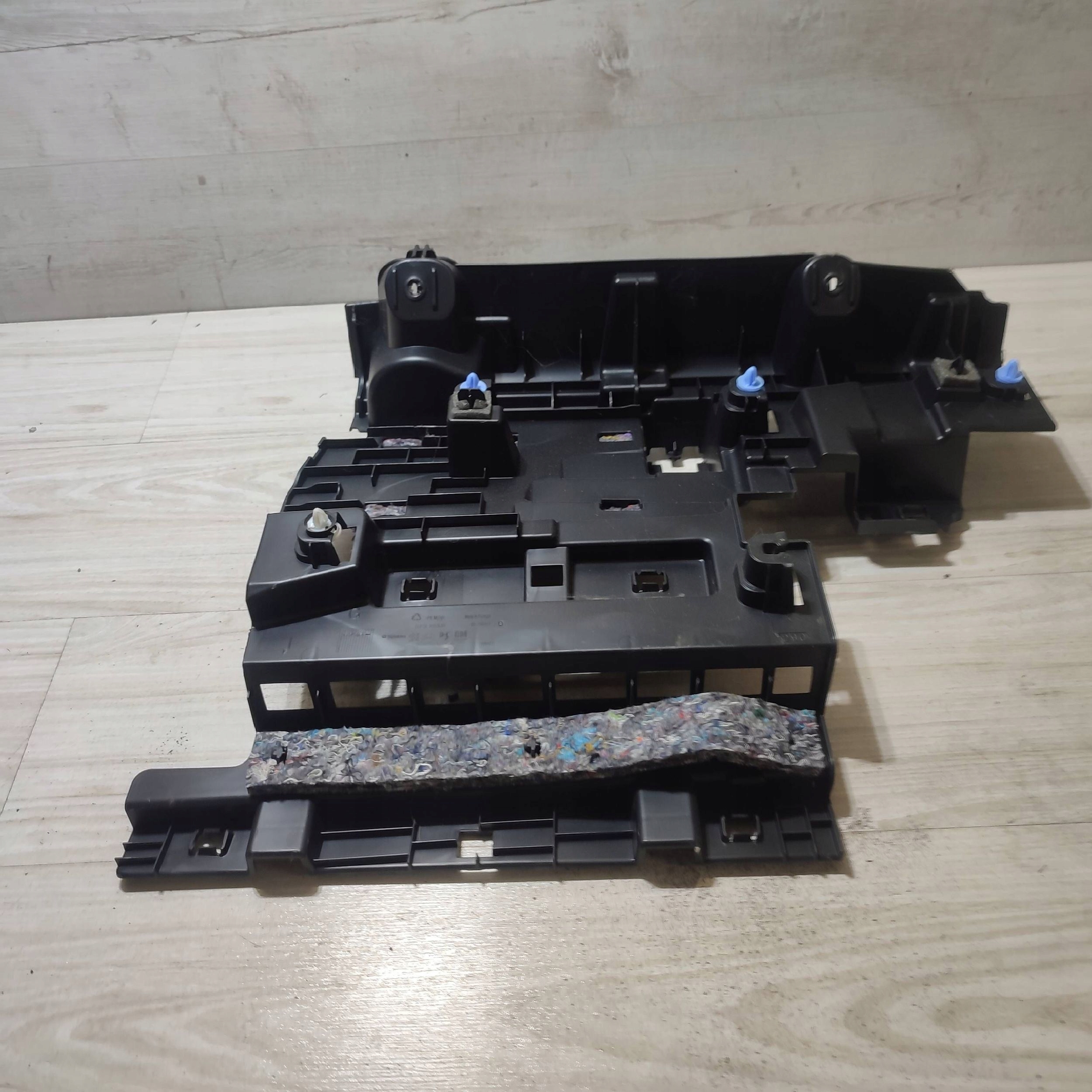 holder boczka boot Peugeot Rifter 9817586177