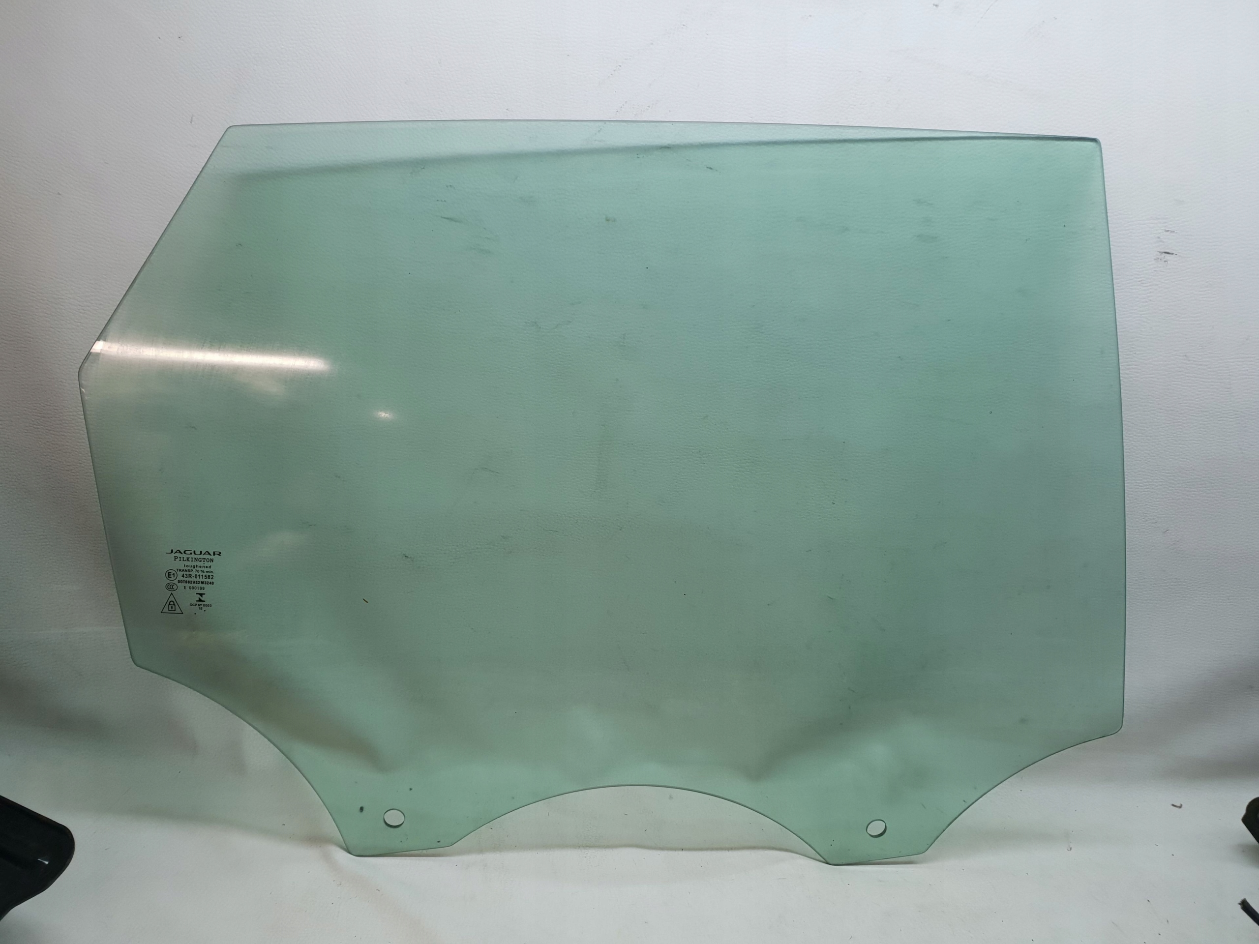 JAGUAR F-PACE 16-> SZYBA DRZWI PRAWY TYŁ TYLNA PRAWA