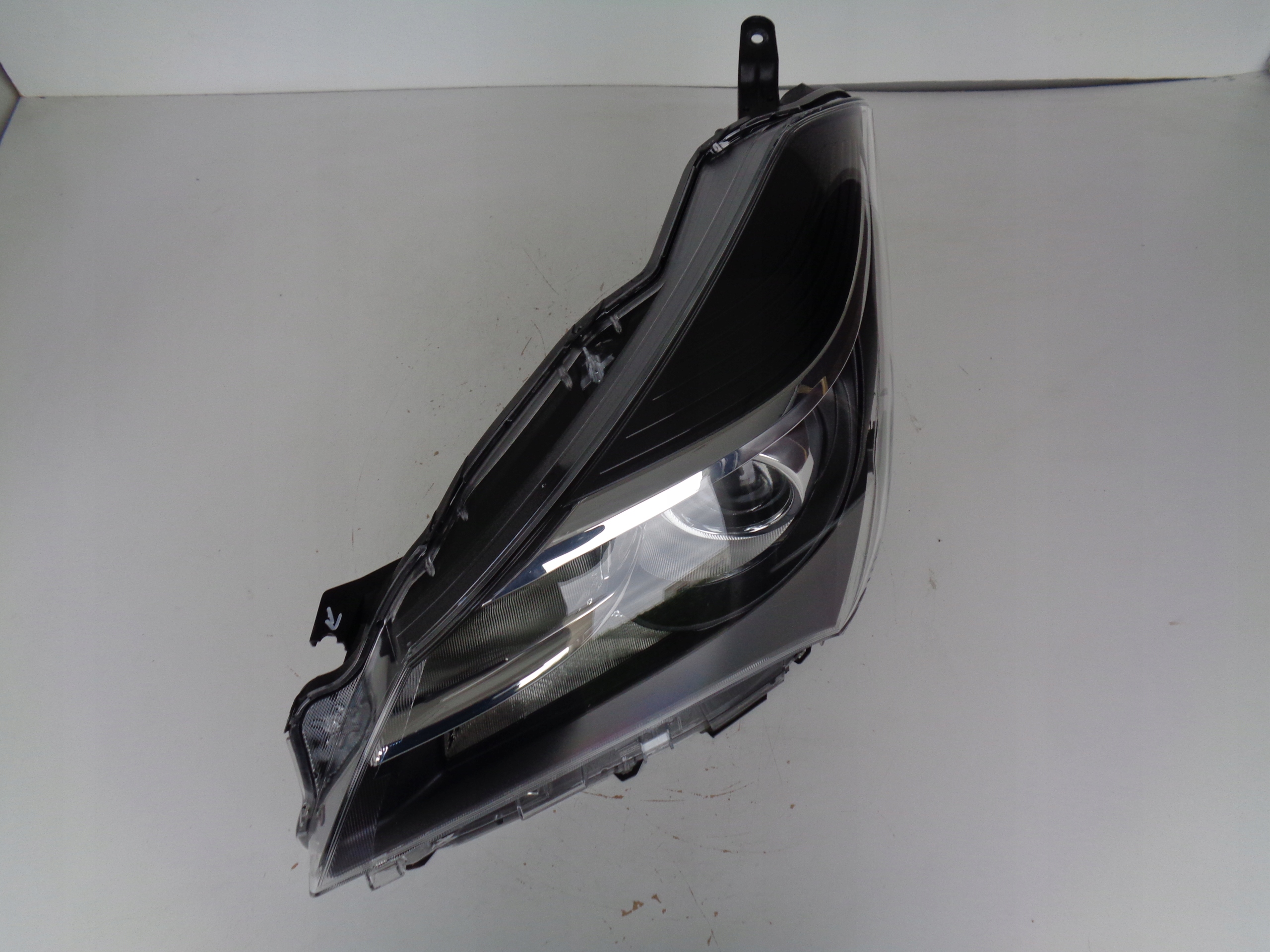 light left REFLEKTOR TOYOTA YARIS III 14- LIFT
