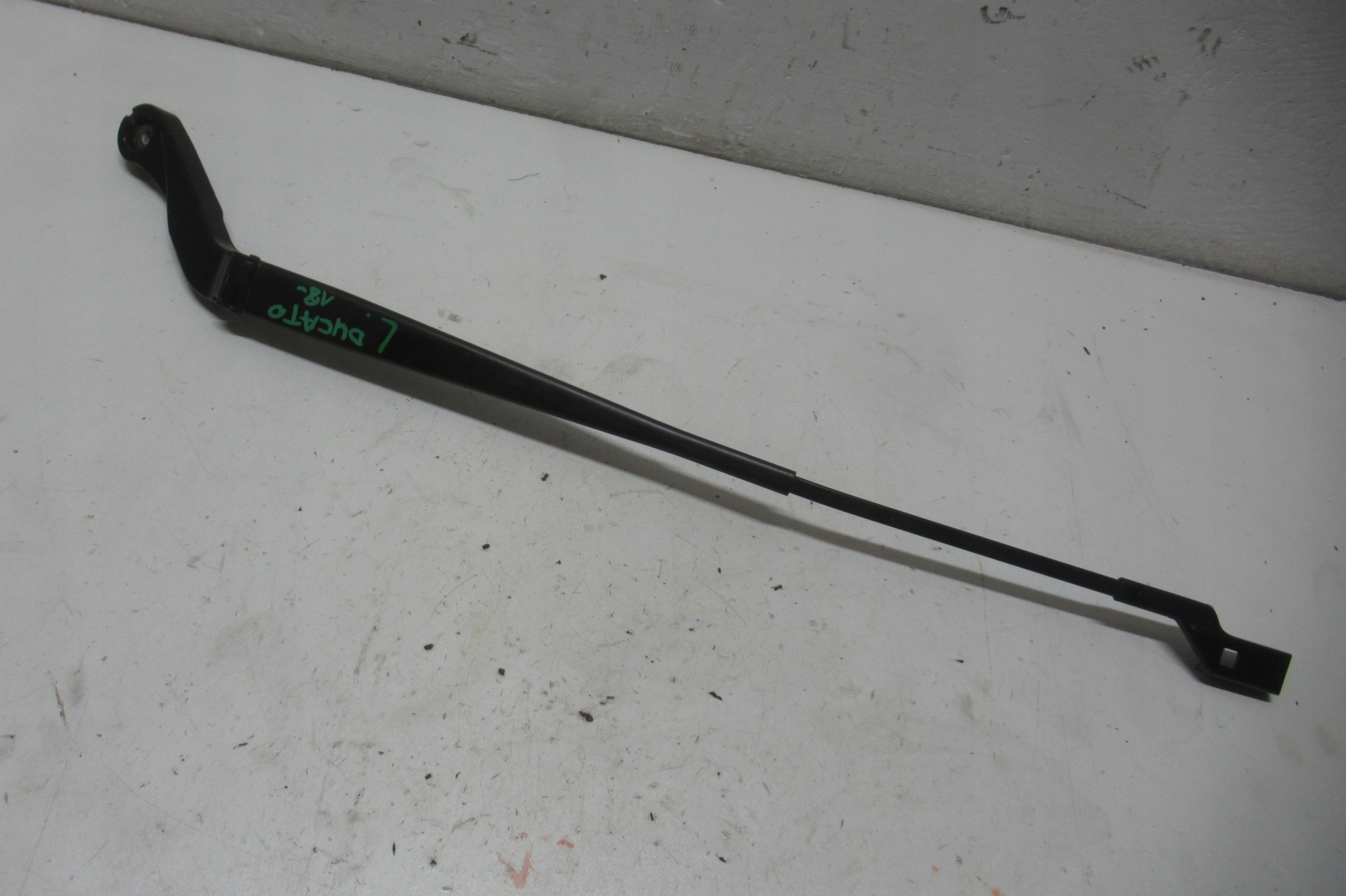 DUCATO BOXER JUMPER 18R wiper arm left