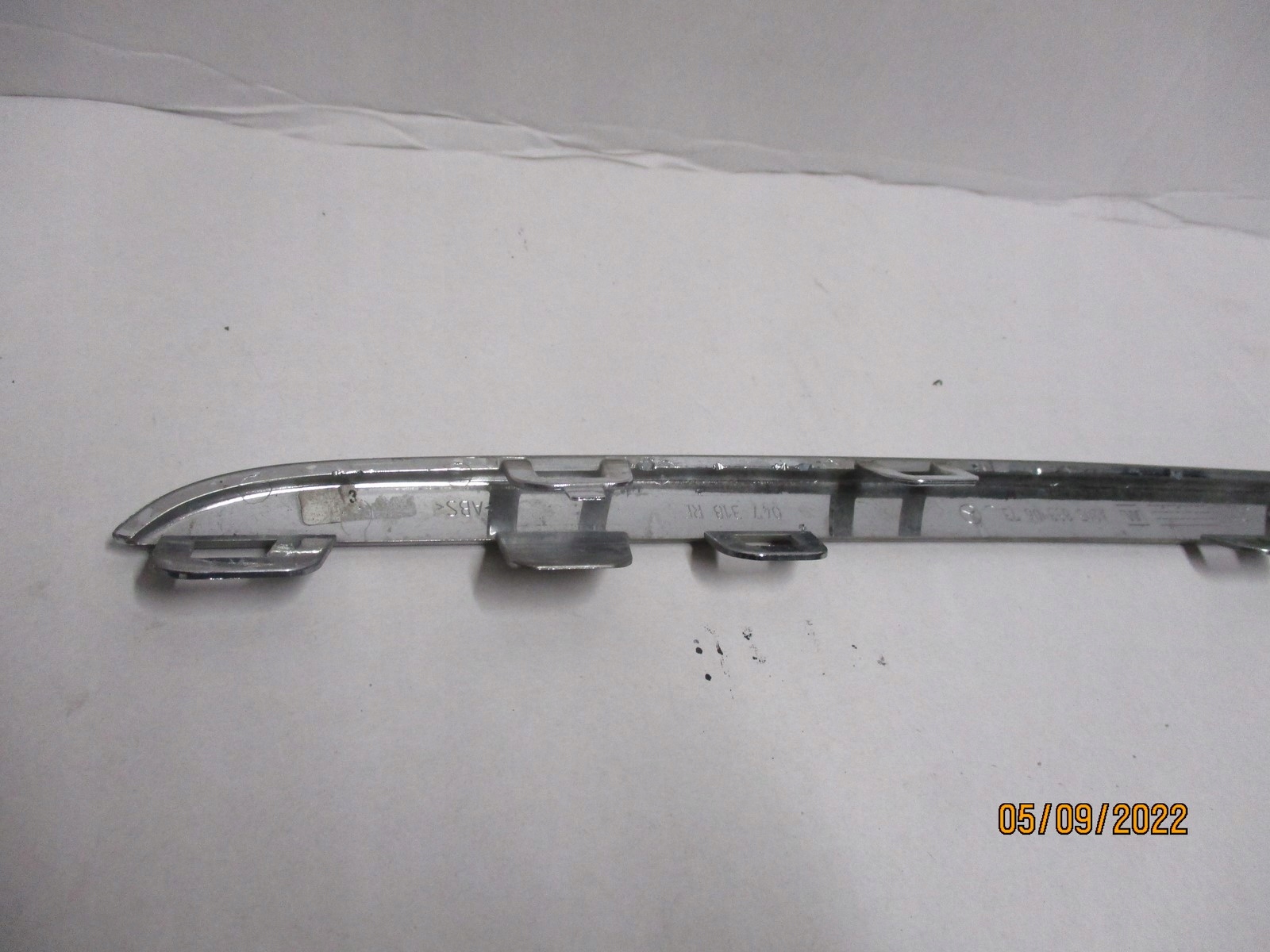 moulding CHROM MERCEDES 205 A2058880673 right