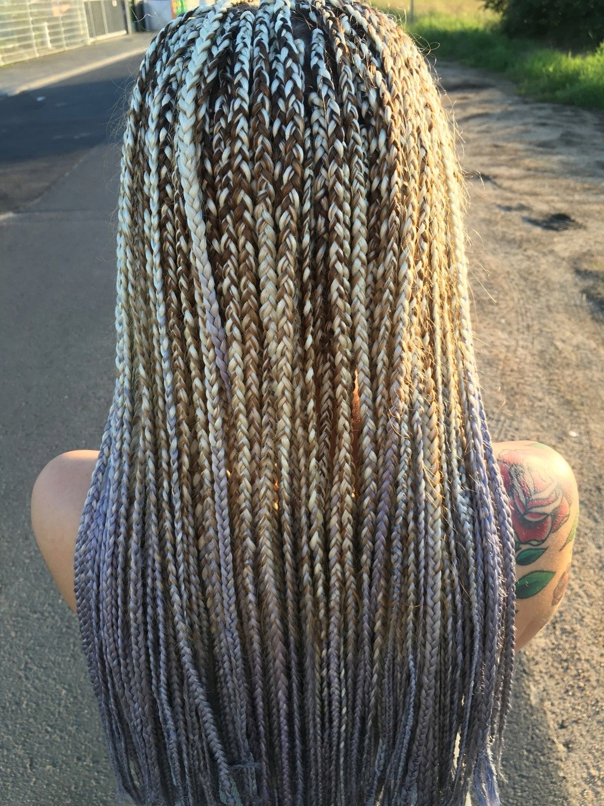 WŁOSY SYNTETYCZNE DO WARKOCZYKÓW OMBRE B50 Typ włosów syntetyczne