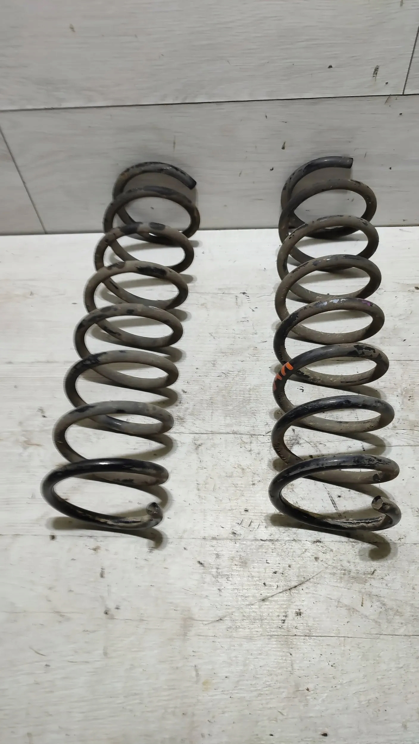Volvo V40 II 2018r molle posteriore 2 sztuki