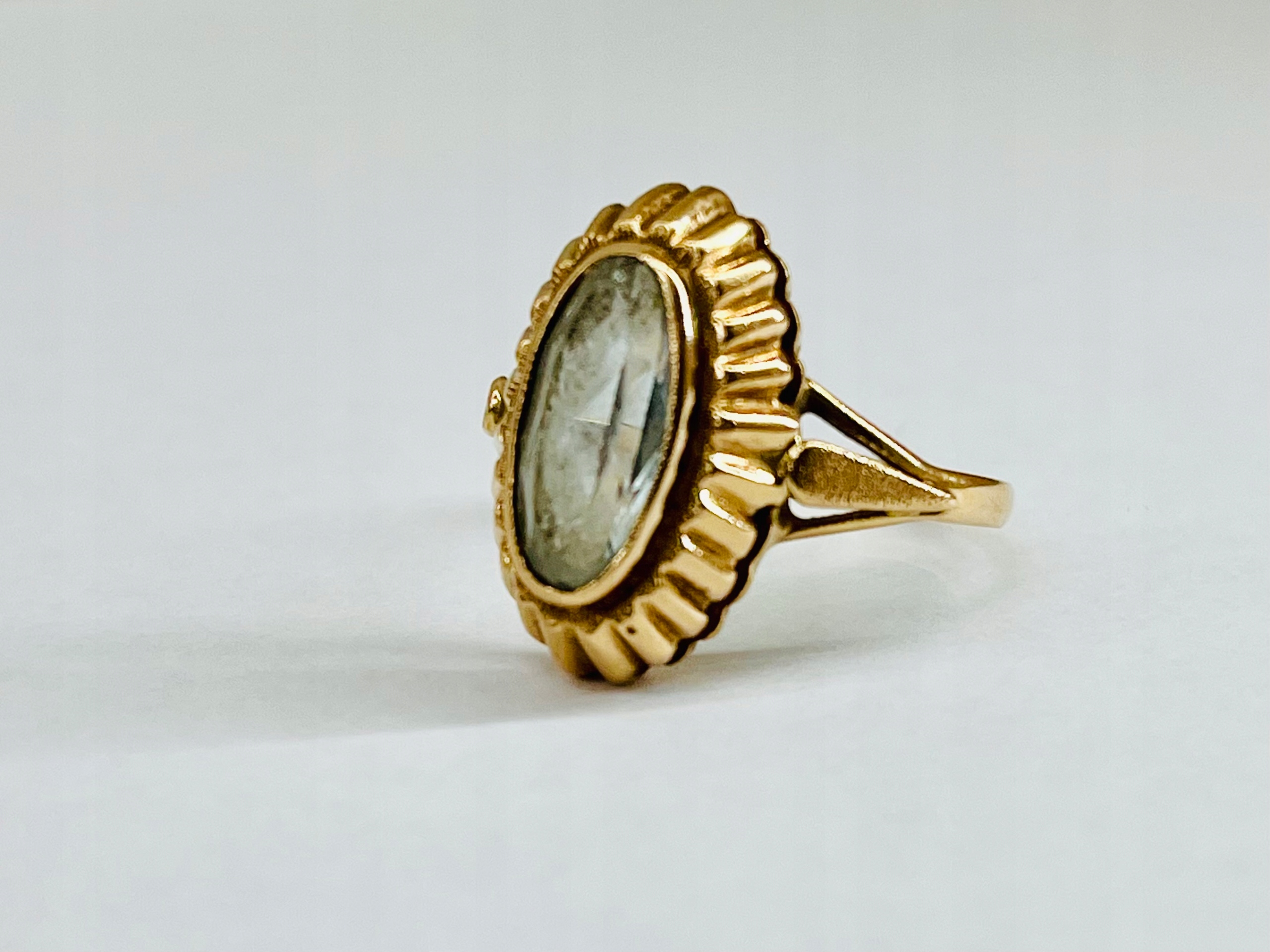 Pierścionek Złoty 585 z Kamieniem W 2,11 R 19 Marka bez marki