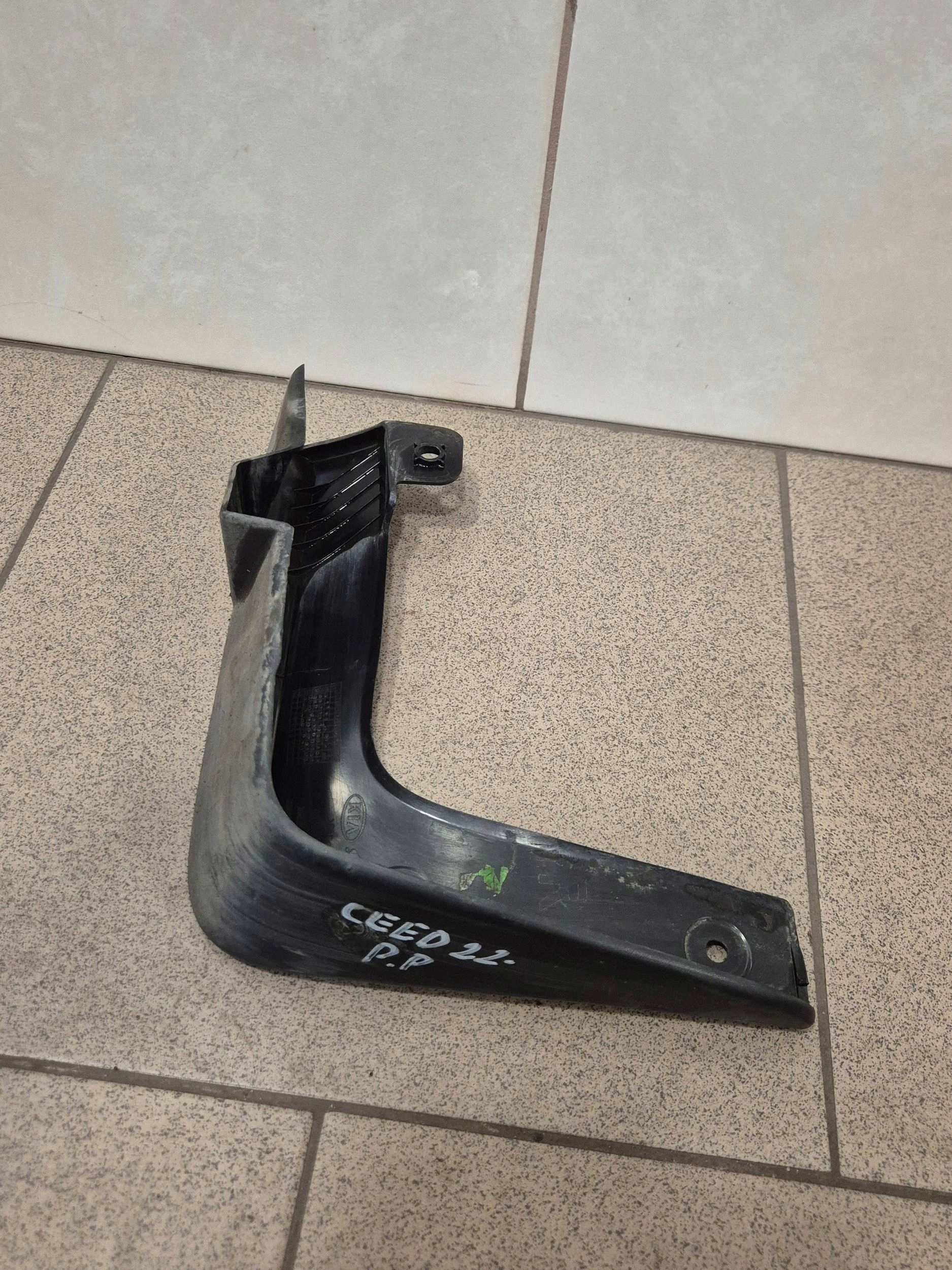 CHLAPACZ KIA CEED III PRAWY TYŁ