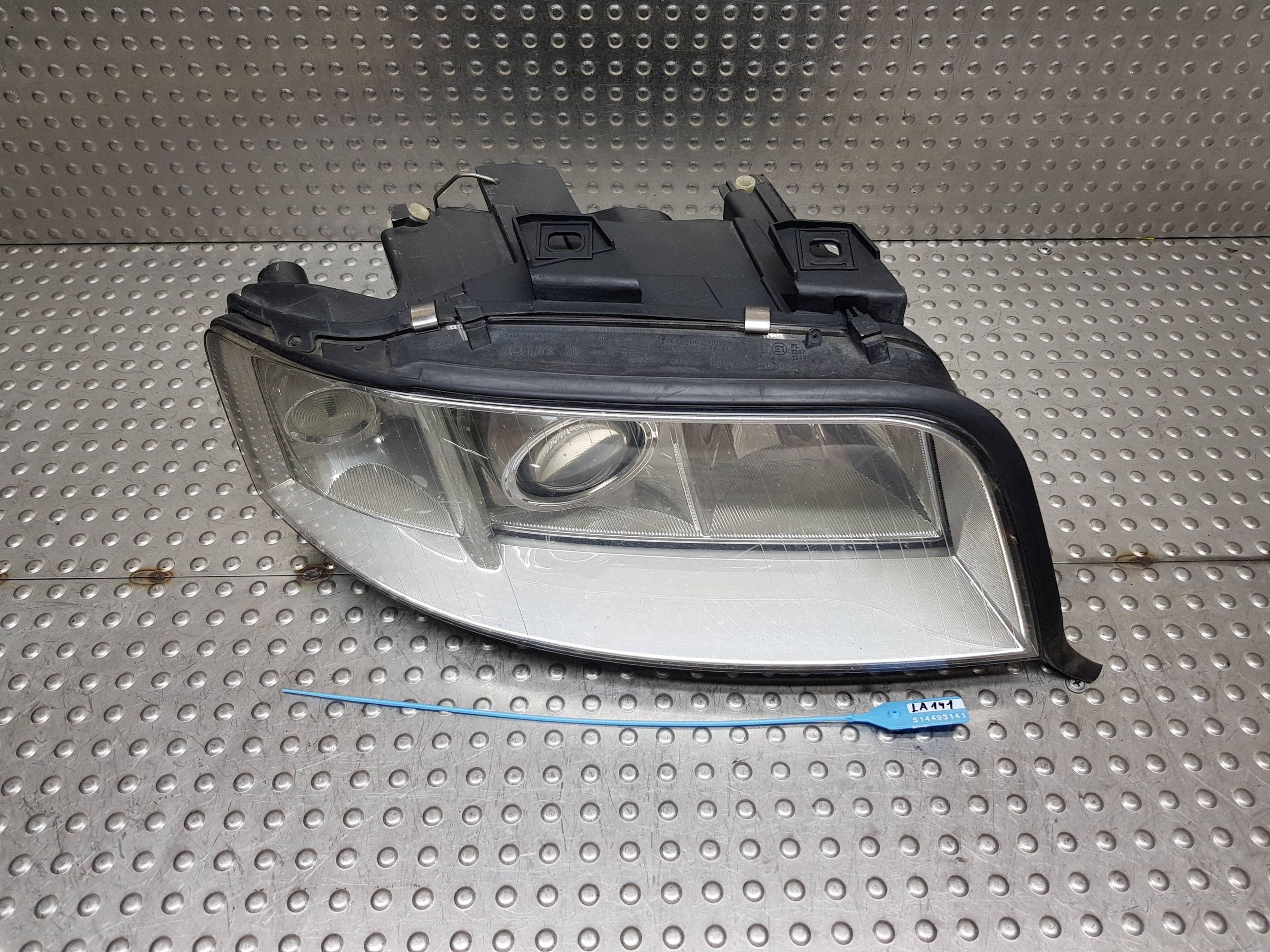 REFLEKTOR right front XENON 10 PIN AUDI A6 C5