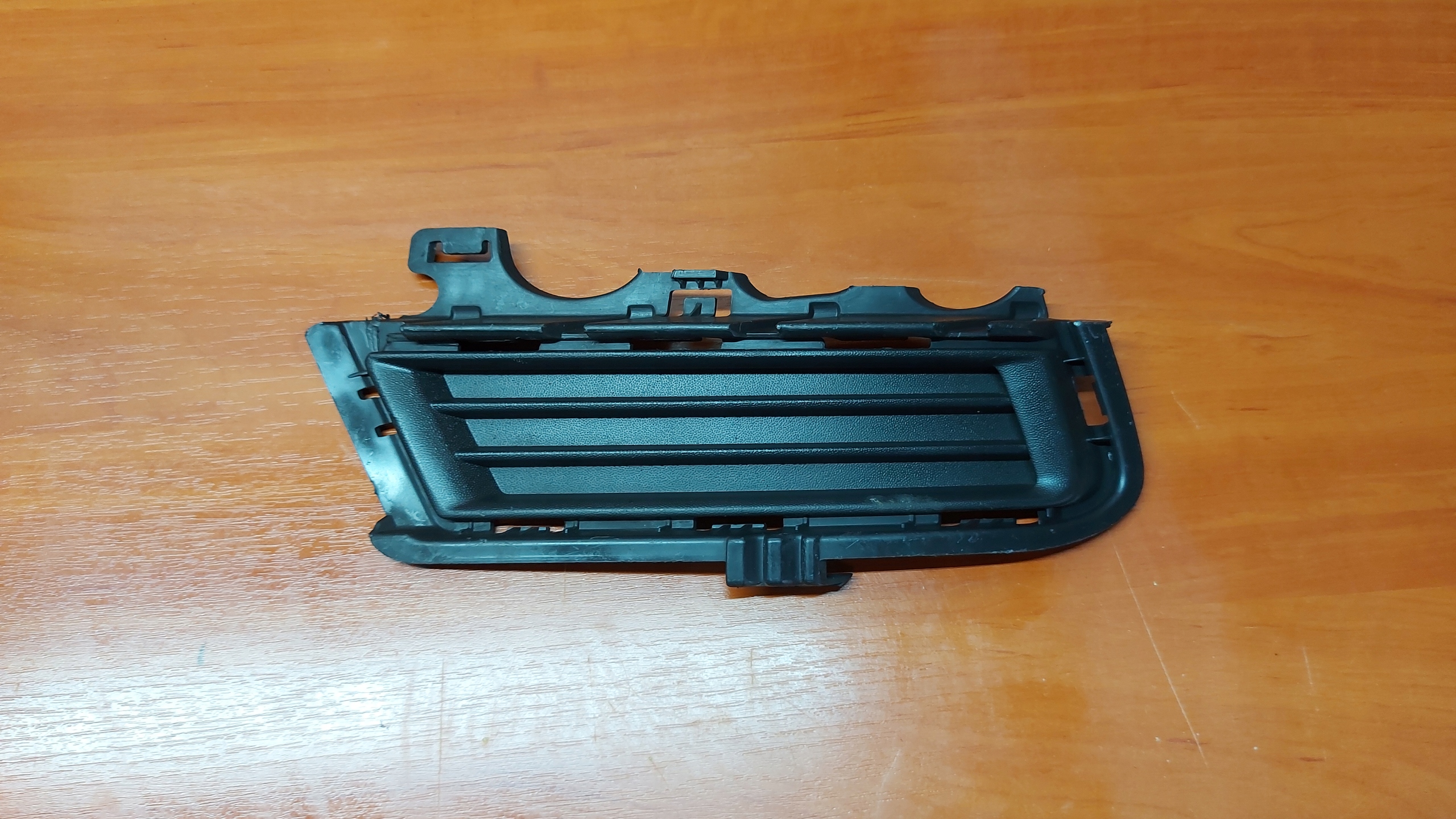 grid moulding of a bumper right right front front VW GOLF VII 12-16