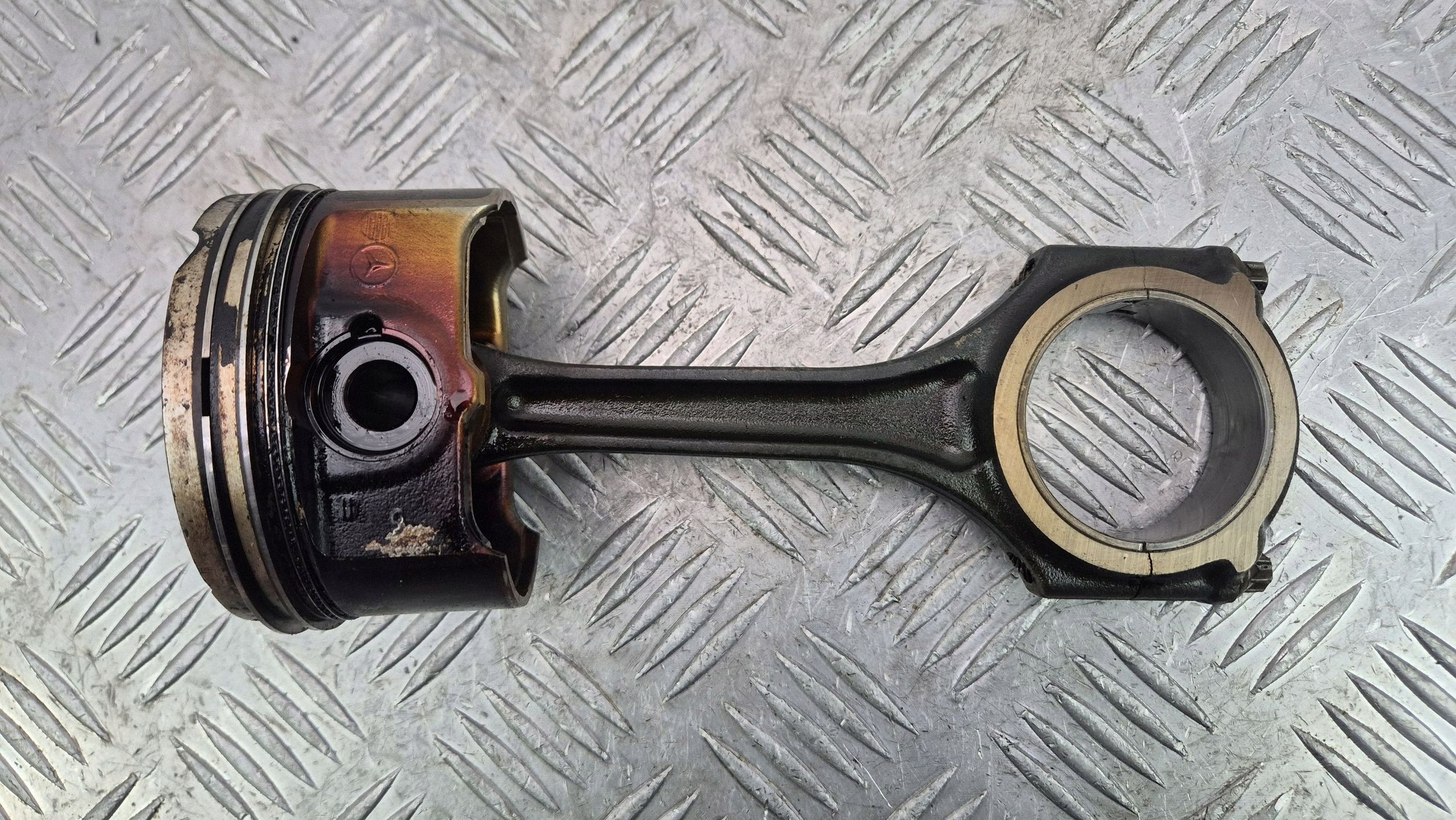 piston with connecting rod Mercedes C180 CGI W204 0821RA M271