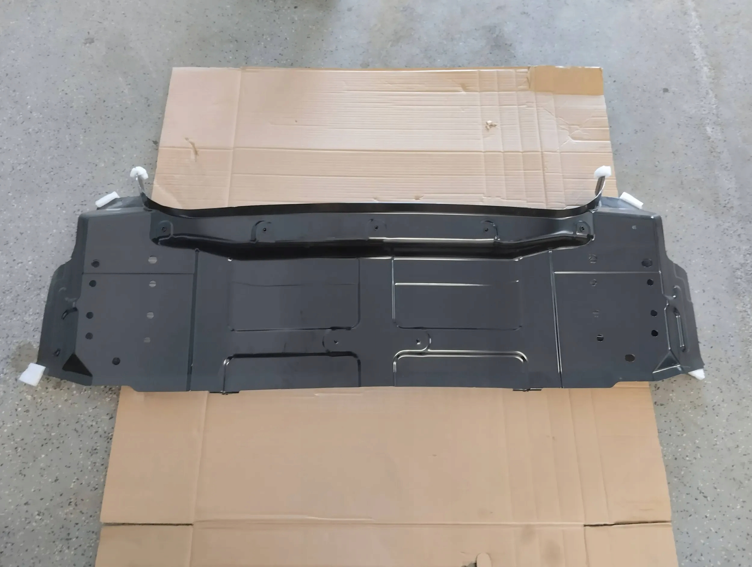 Tesla Model S Pas Tył Tylny