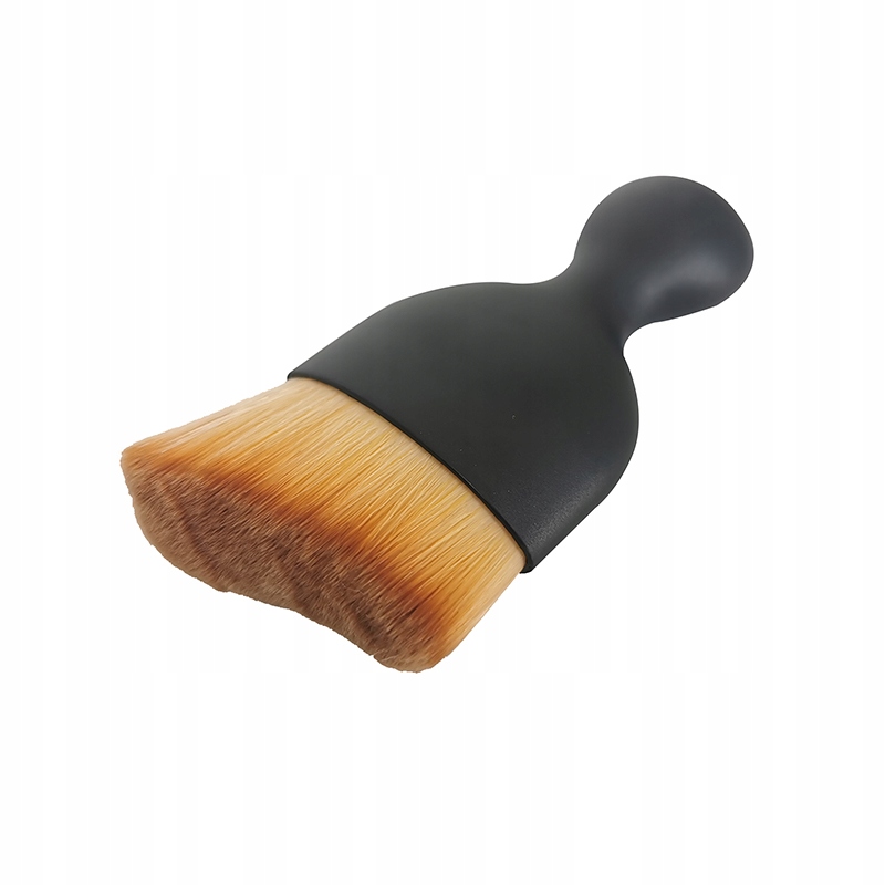 Для очистки салона автомобиля центральная консоль