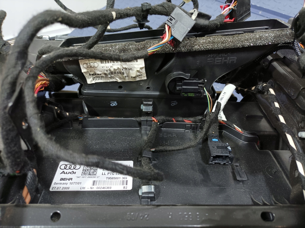 Audi A4 B8 радиатор отопителя отопитель салона Балка диффузор европа 8K1820005AJ