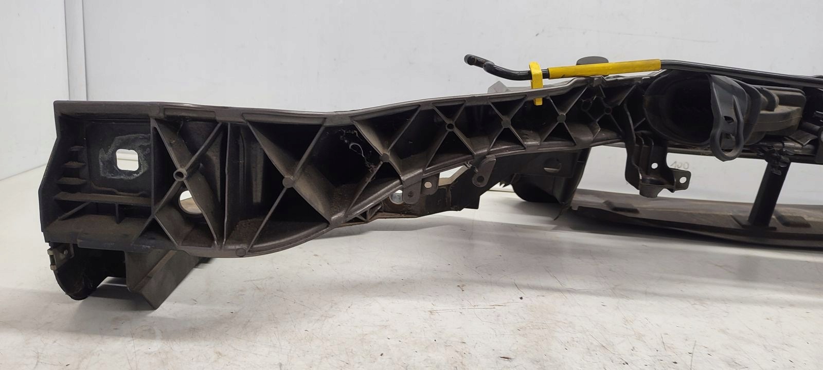 support panel for radiators pillar iron Ford Focus MK3 2,0 TDCI