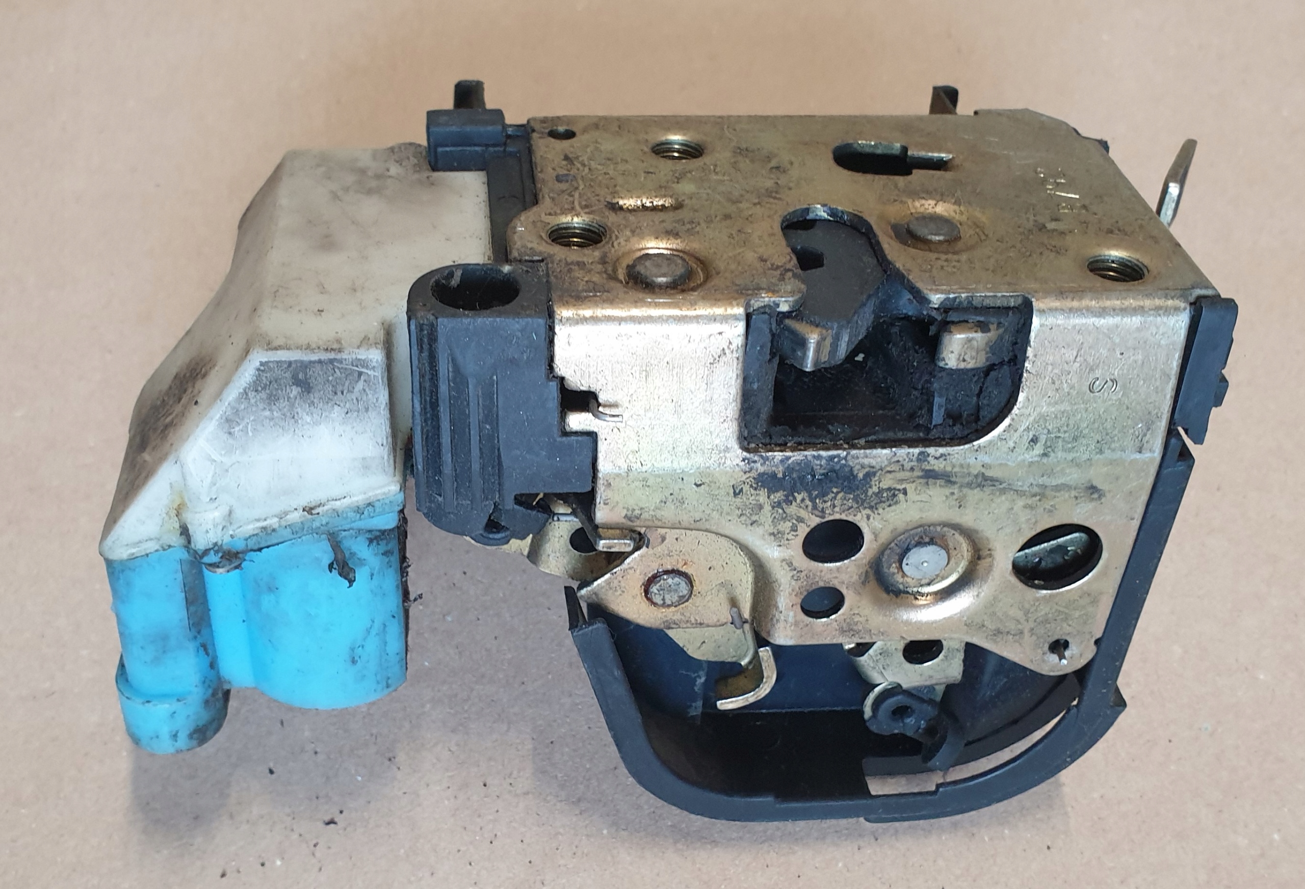 lock door left front FIAT PUNTO and B792 OE EU