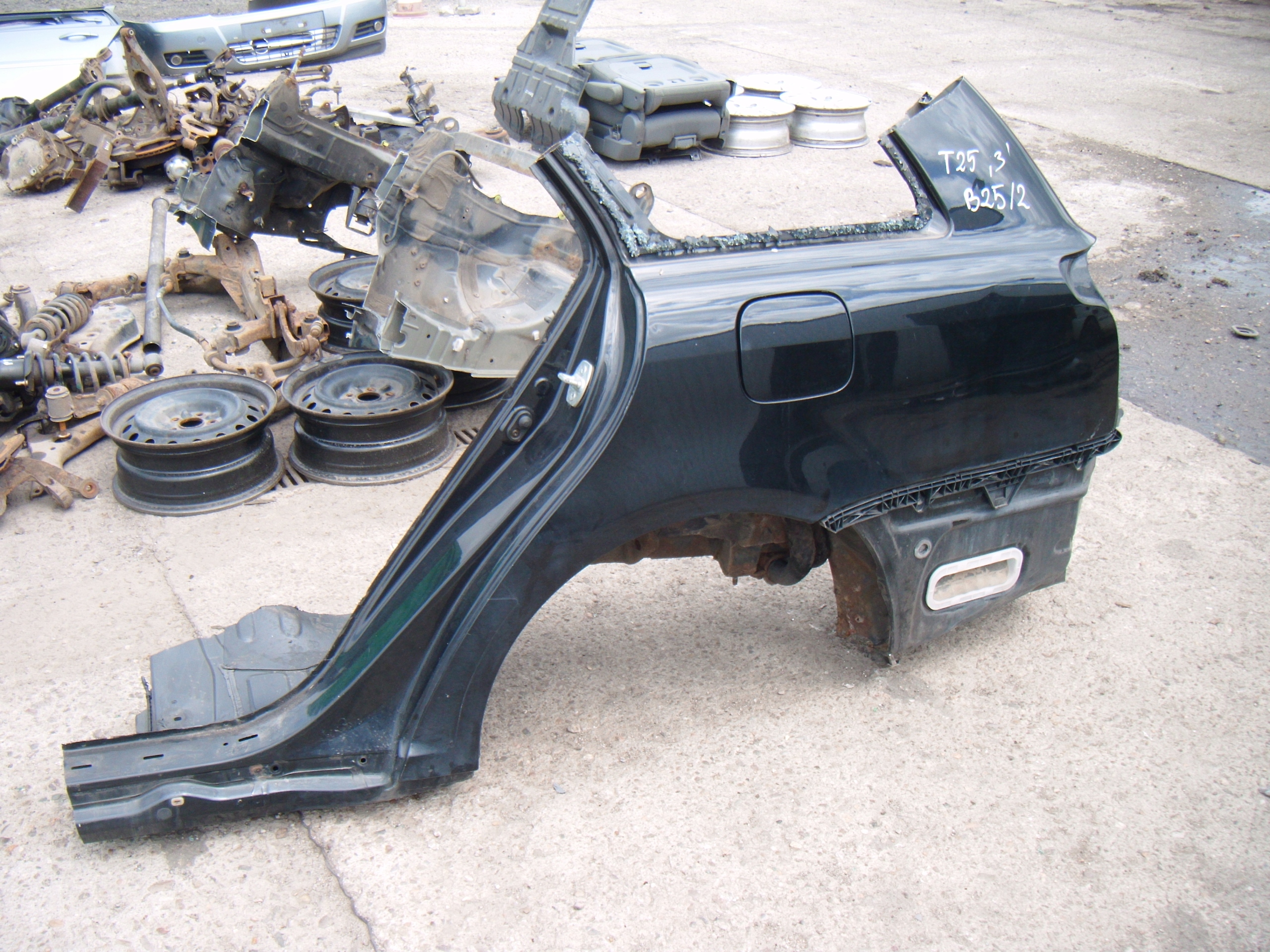 TOYOTA AVENSIS 2 II T25 KOMBI 03-09 BŁOTNIK ĆWIARTKA LEWY TYŁ LAK 209