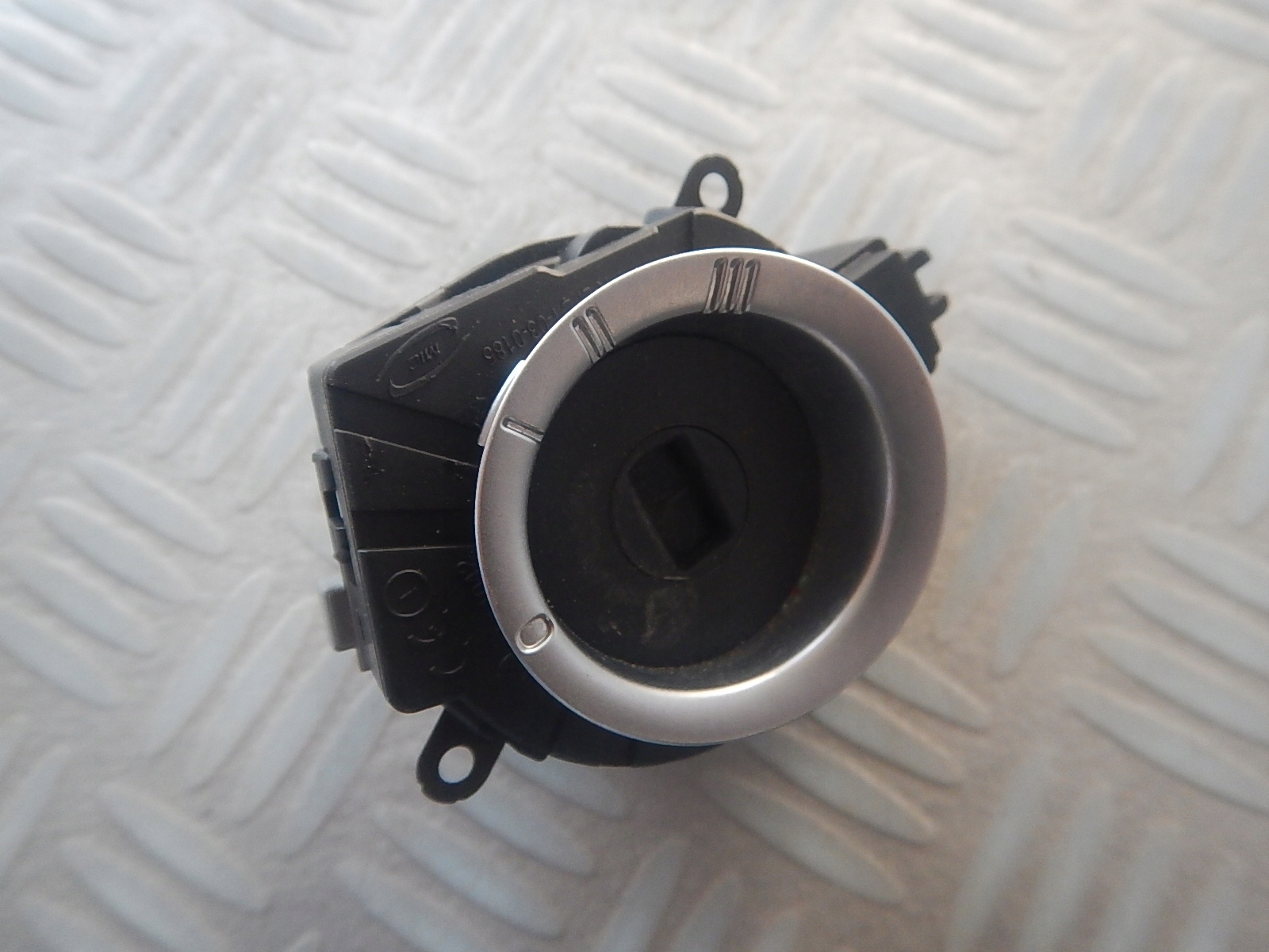 30737157 - VOLVO C30 C70 S40 V50 2.5 T переключатель зажигания