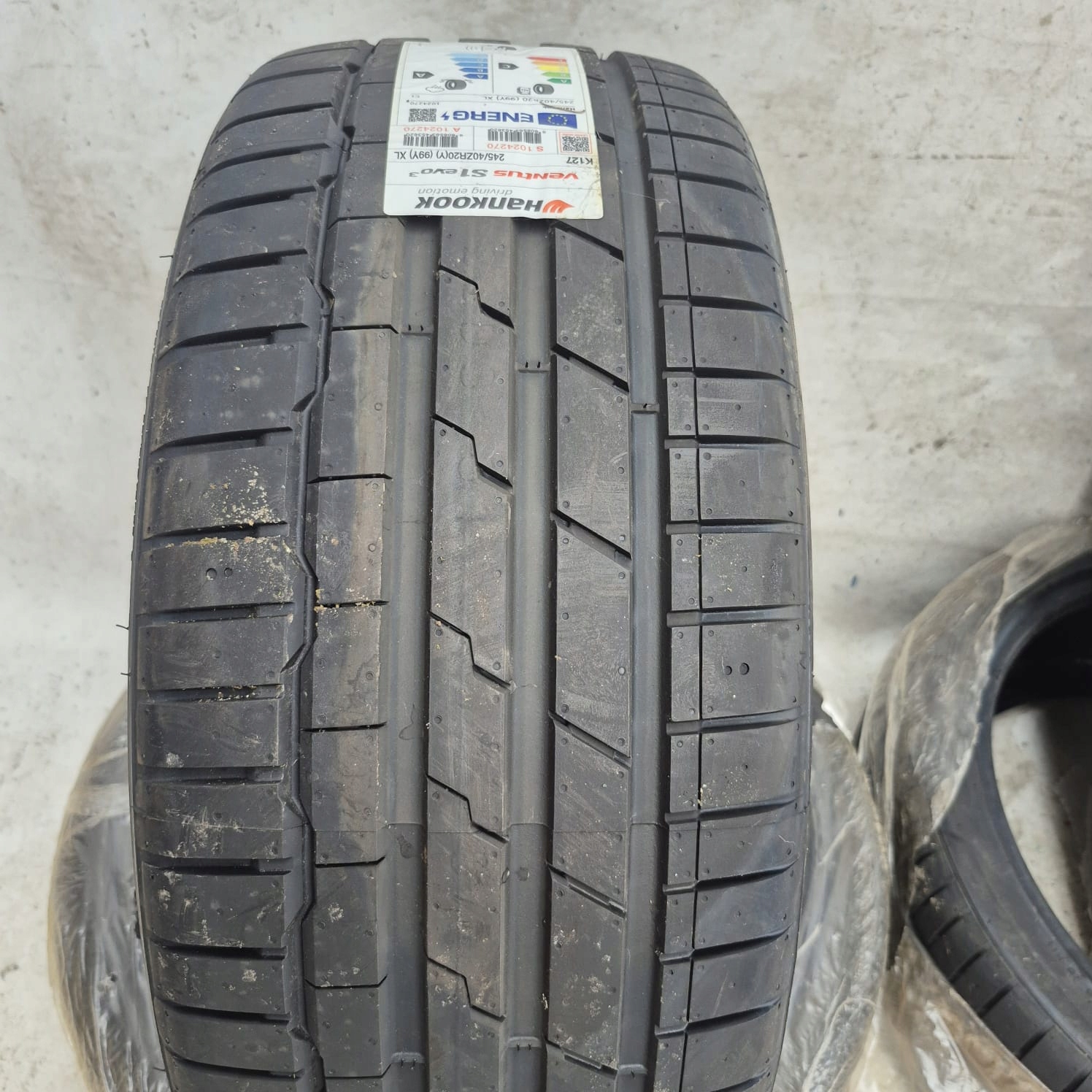 HANKOOK VENTUS S1 EVO3 245/40 R20 tyres summer