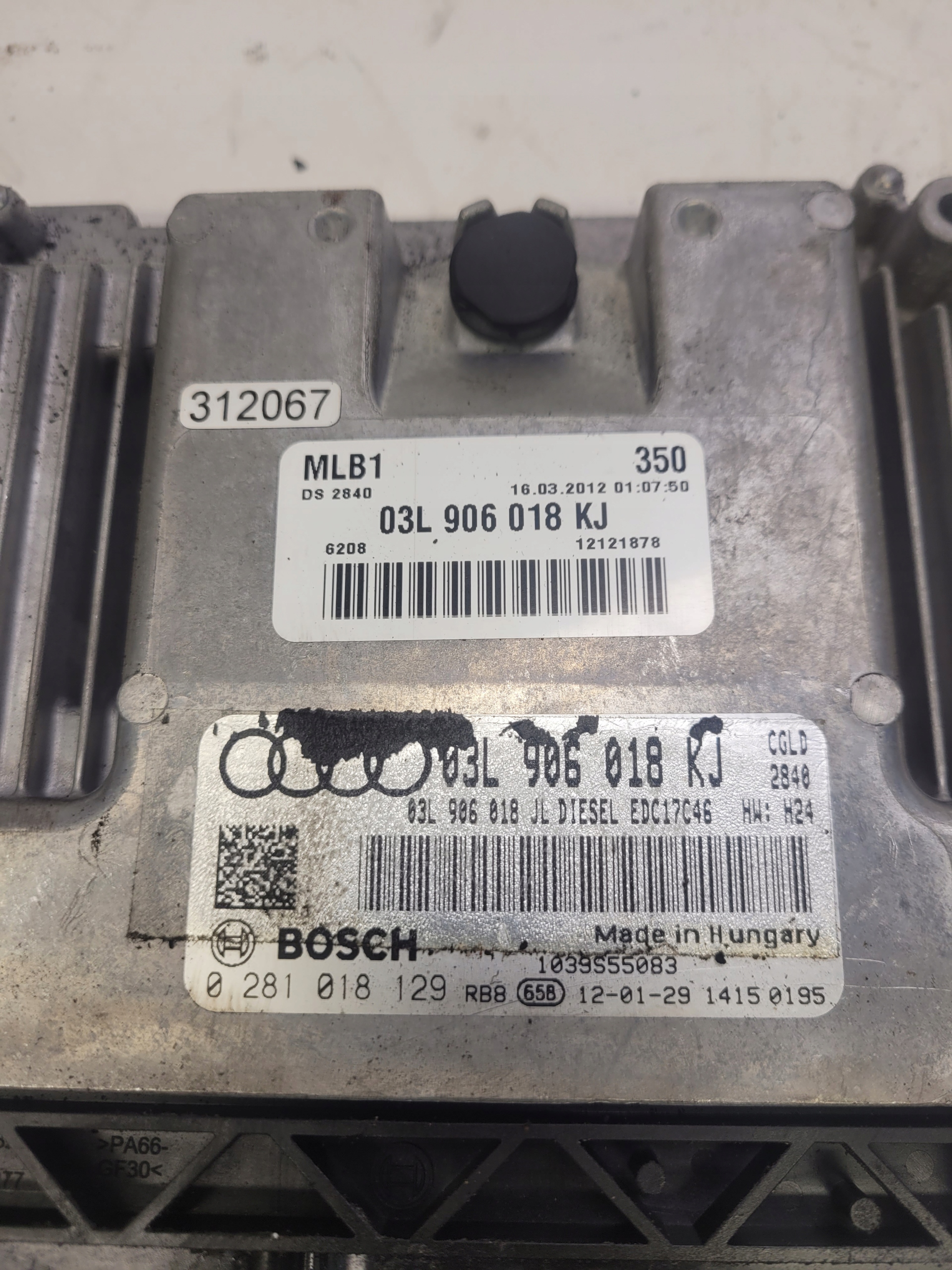 computer control unit of the engine AUDI 2.0 TD 03L906018KJ