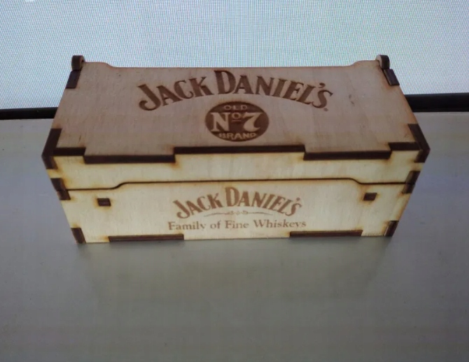Pudełko na Jack Daniels 50ml drewno Jd